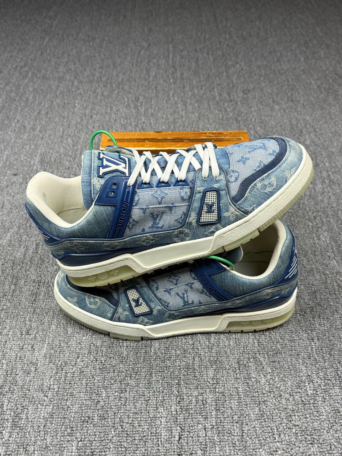 Louis Vuitton Louis Vuitton Training Blue Lowtop Sneakers 9 Men Size US 9 / EU 42 - 2 Thumbnail