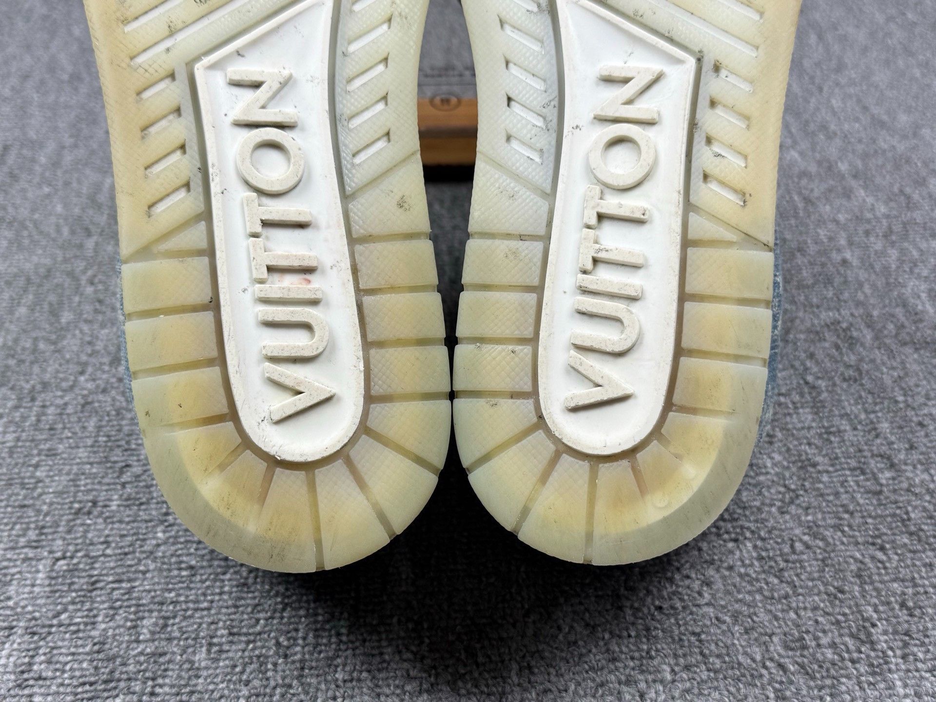 Louis Vuitton Louis Vuitton Training Blue Lowtop Sneakers 9 Men Size US 9 / EU 42 - 8 Thumbnail