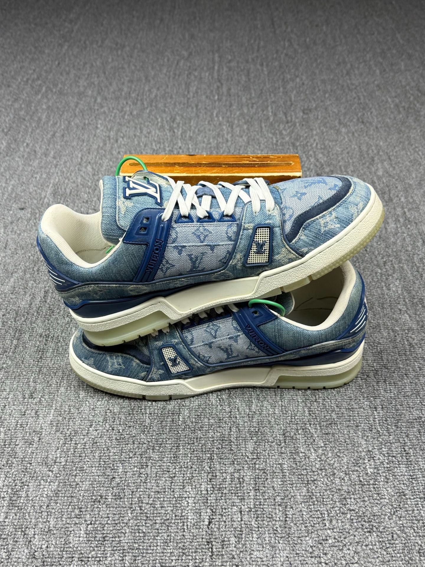 Louis Vuitton Louis Vuitton Training Blue Lowtop Sneakers 9 Men Size US 9 / EU 42 - 3 Thumbnail