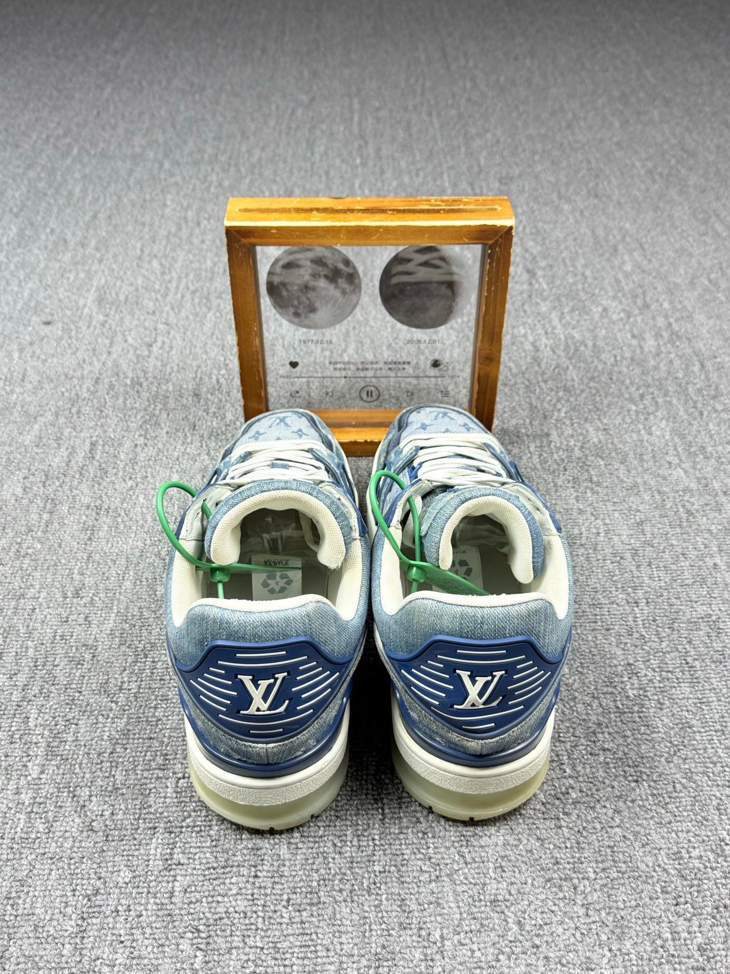 Louis Vuitton Louis Vuitton Training Blue Lowtop Sneakers 9 Men Size US 9 / EU 42 - 5 Thumbnail