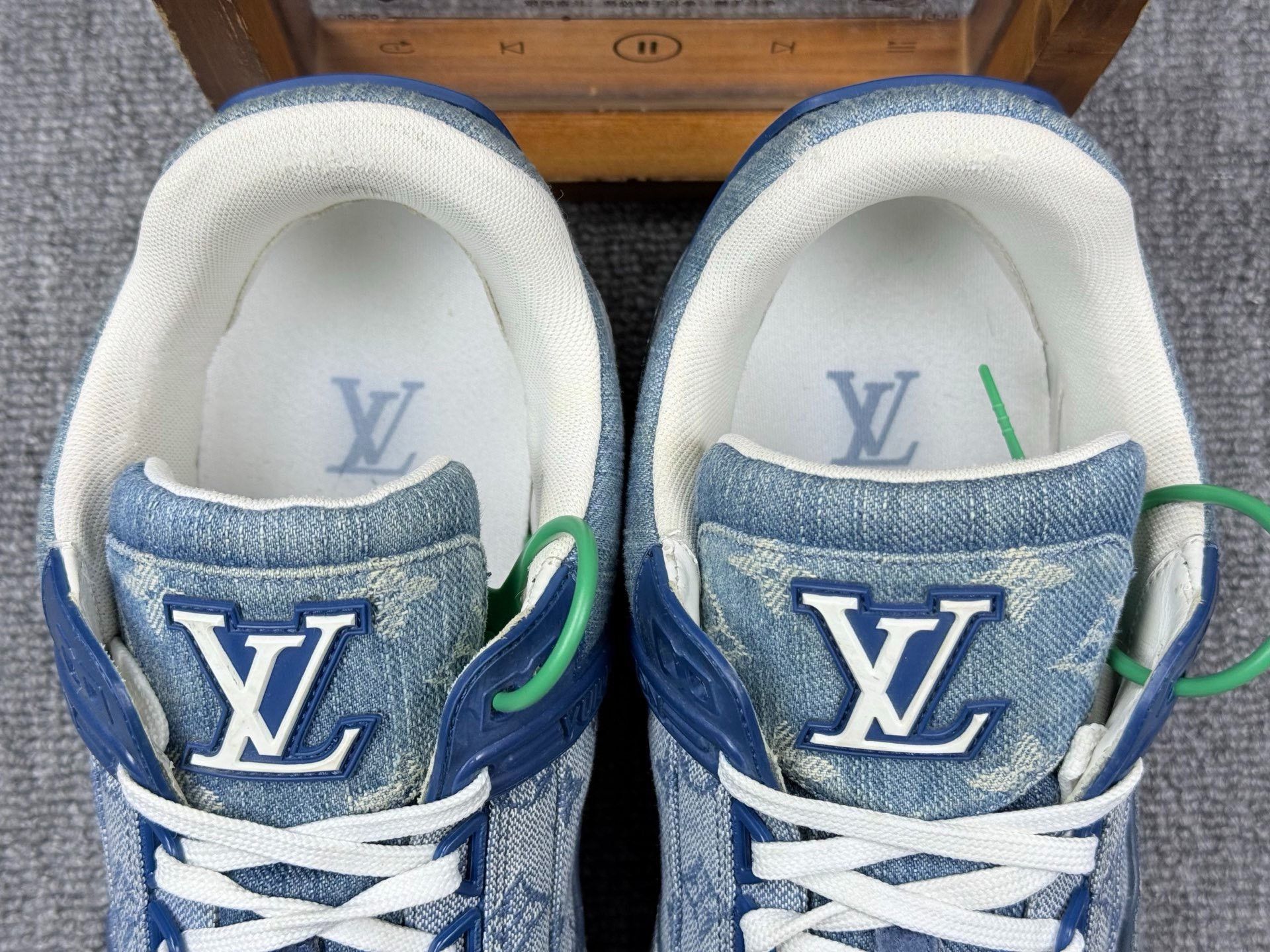 Louis Vuitton Louis Vuitton Training Blue Lowtop Sneakers 9 Men Size US 9 / EU 42 - 9 Thumbnail