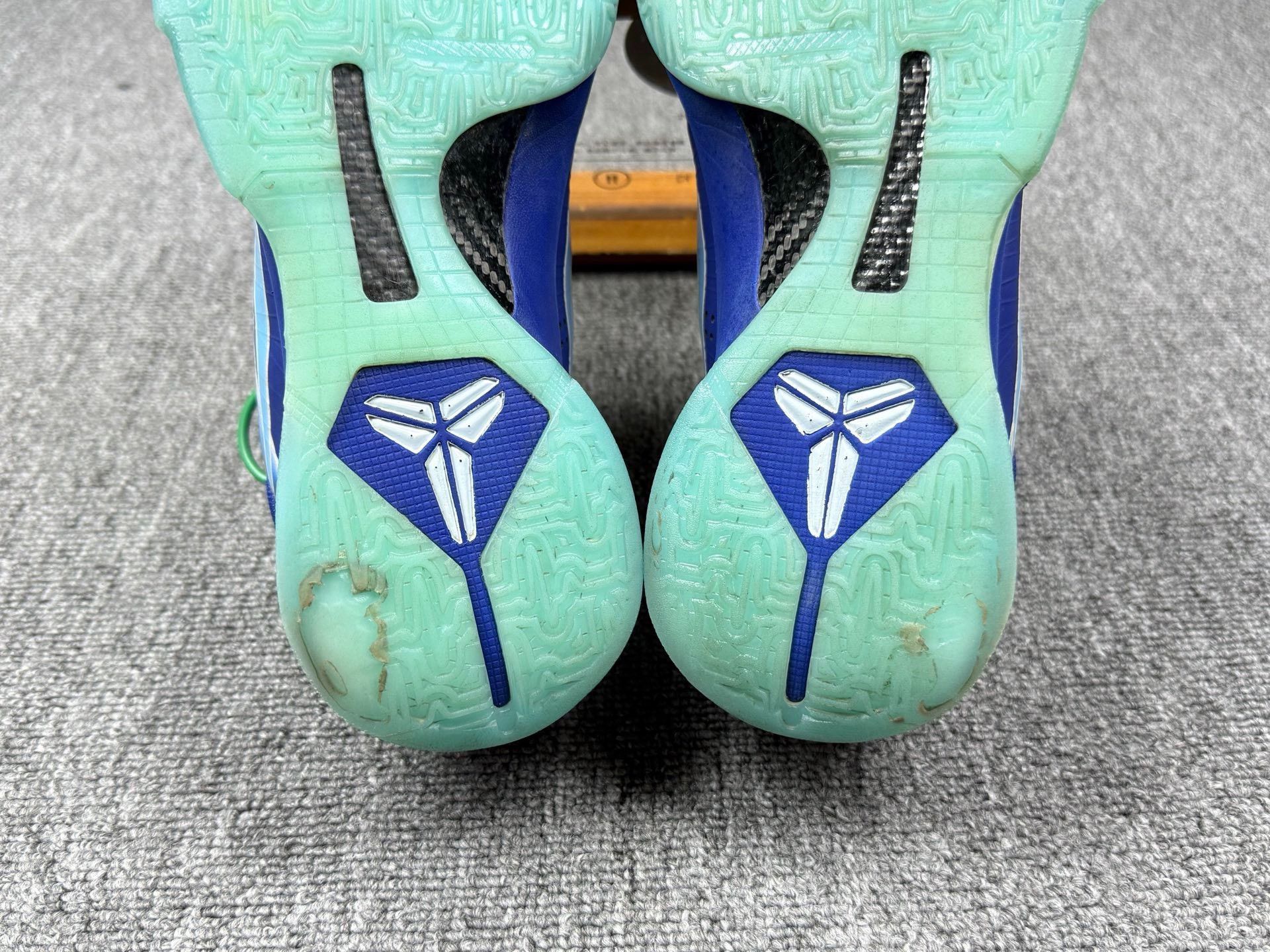Nike Nike KOBE5 Blue Lowtop Sneakers 7 Men Size US 7 / EU 40 - 8 Thumbnail