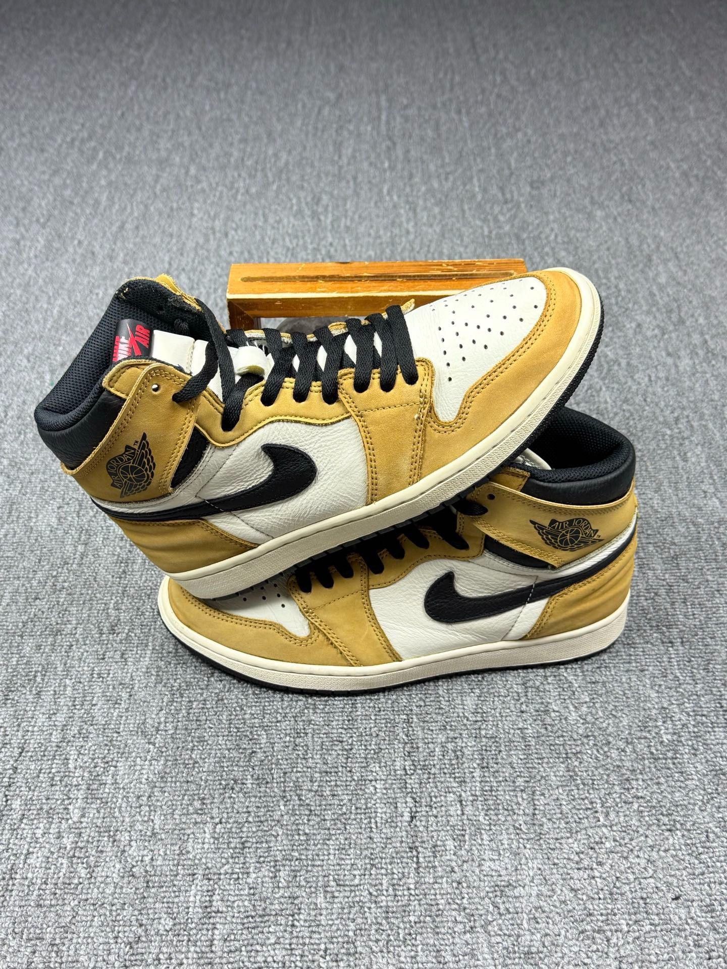 Nike Nike AJ1 Lowtop Sneakers 9 Men Size US 9 / EU 42 - 2 Thumbnail