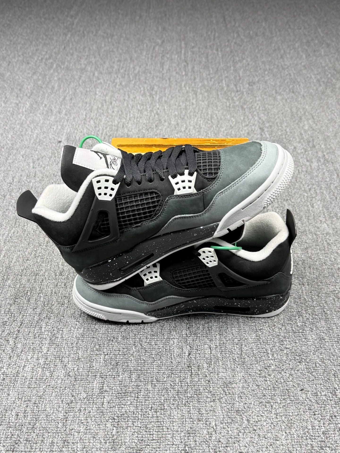 Nike Nike AJ4 Black Lowtop Sneakers 9 Men Size US 9 / EU 42 - 3 Thumbnail