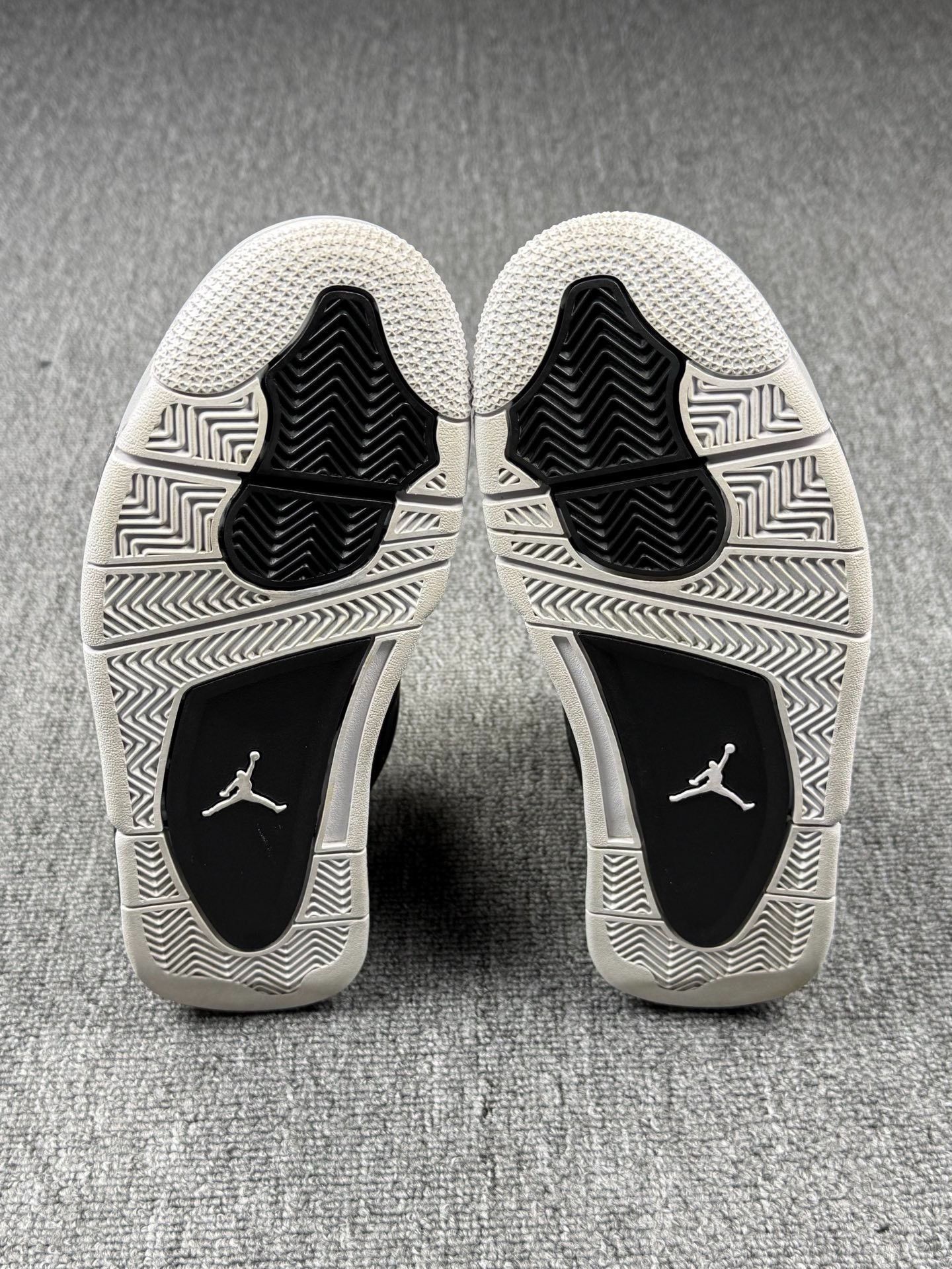 Nike Nike AJ4 Black Lowtop Sneakers 9 Men Size US 9 / EU 42 - 6 Thumbnail