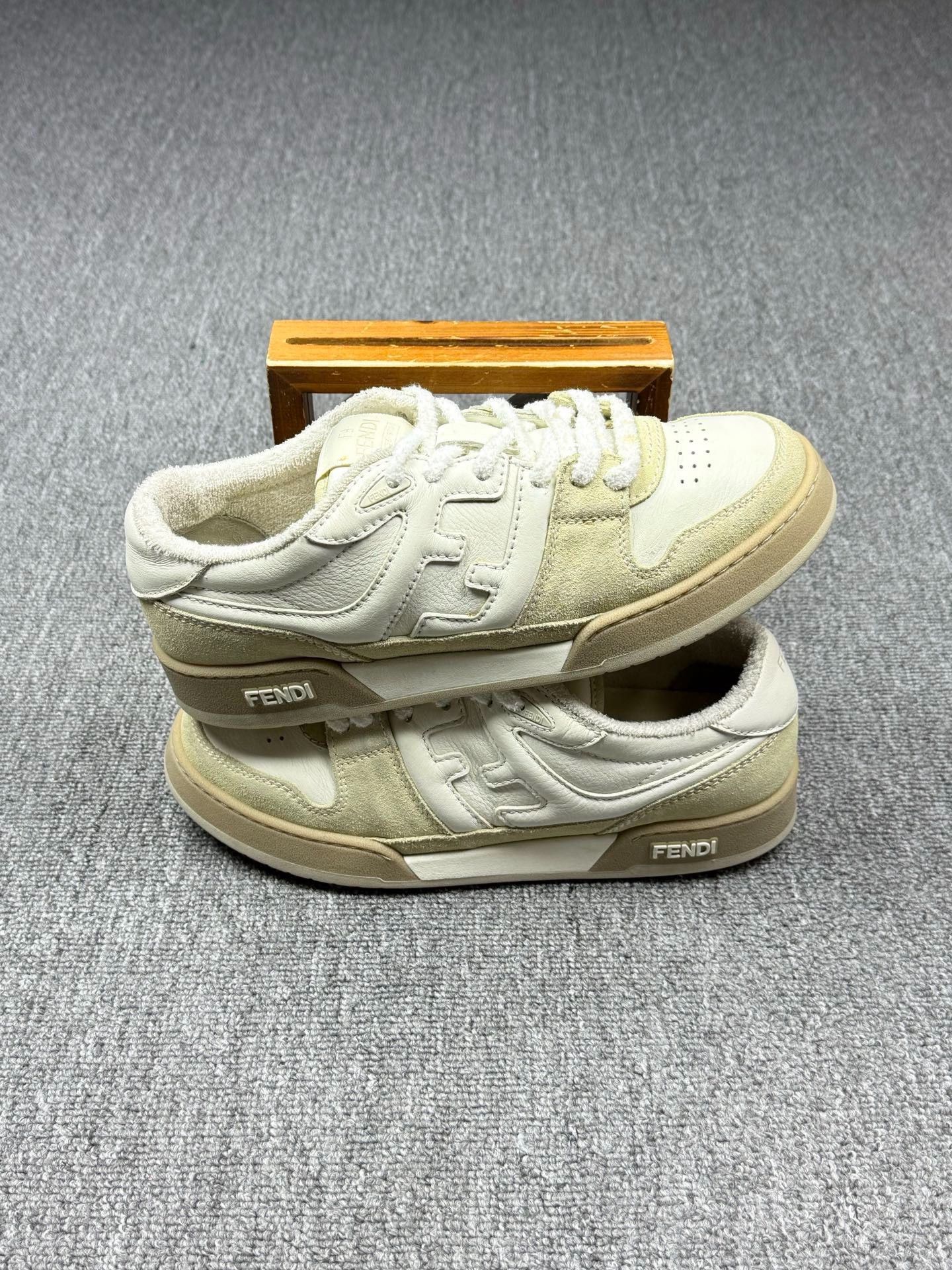 Fendi Fendi Multi Lowtop Sneakers us_6 Women Size US 6 / IT 36 - 2 Thumbnail