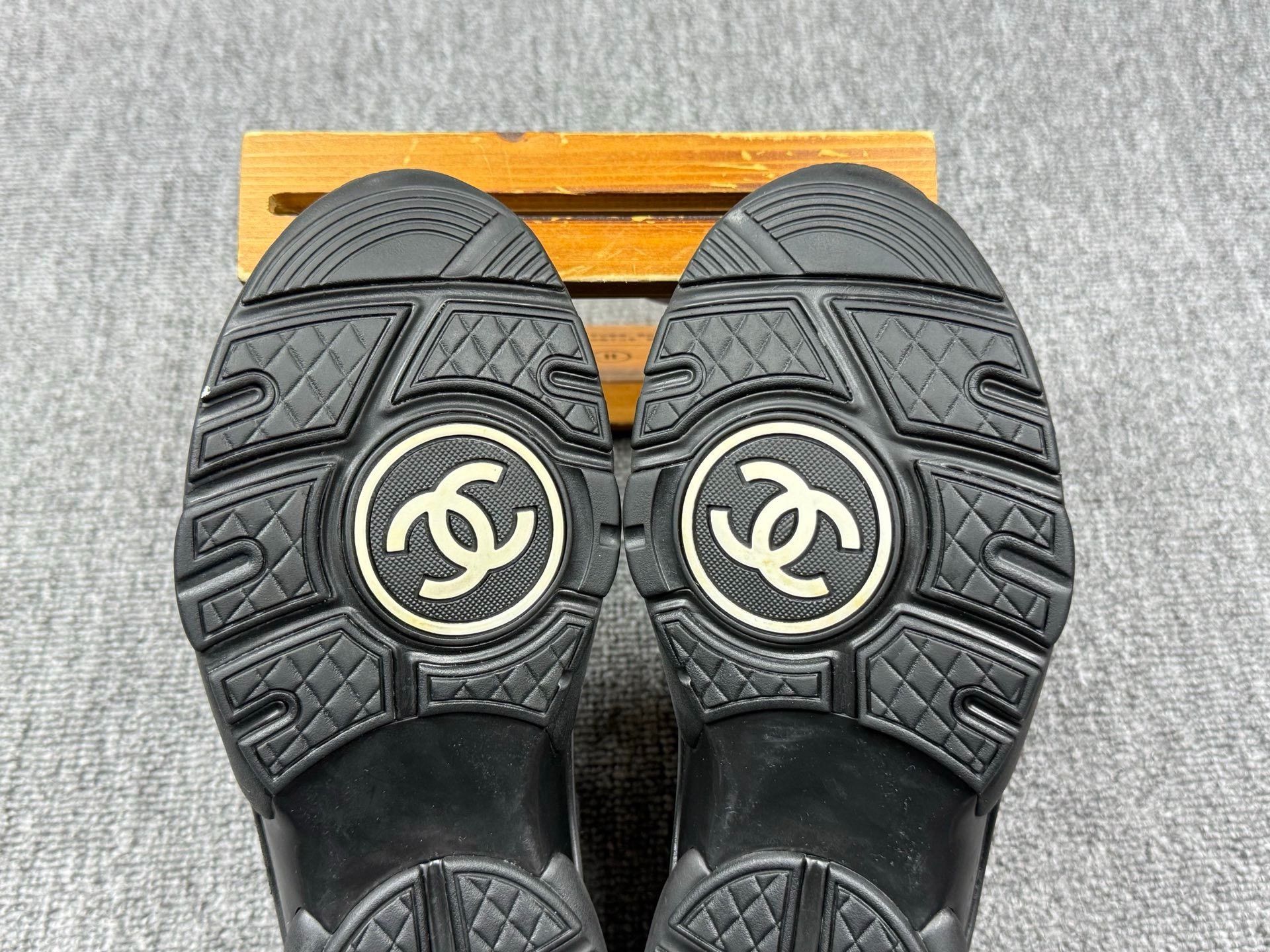 Chanel Chanel Casual Black Lowtop Sneakers it_37 Women Size US 7 / IT 37 - 7 Thumbnail