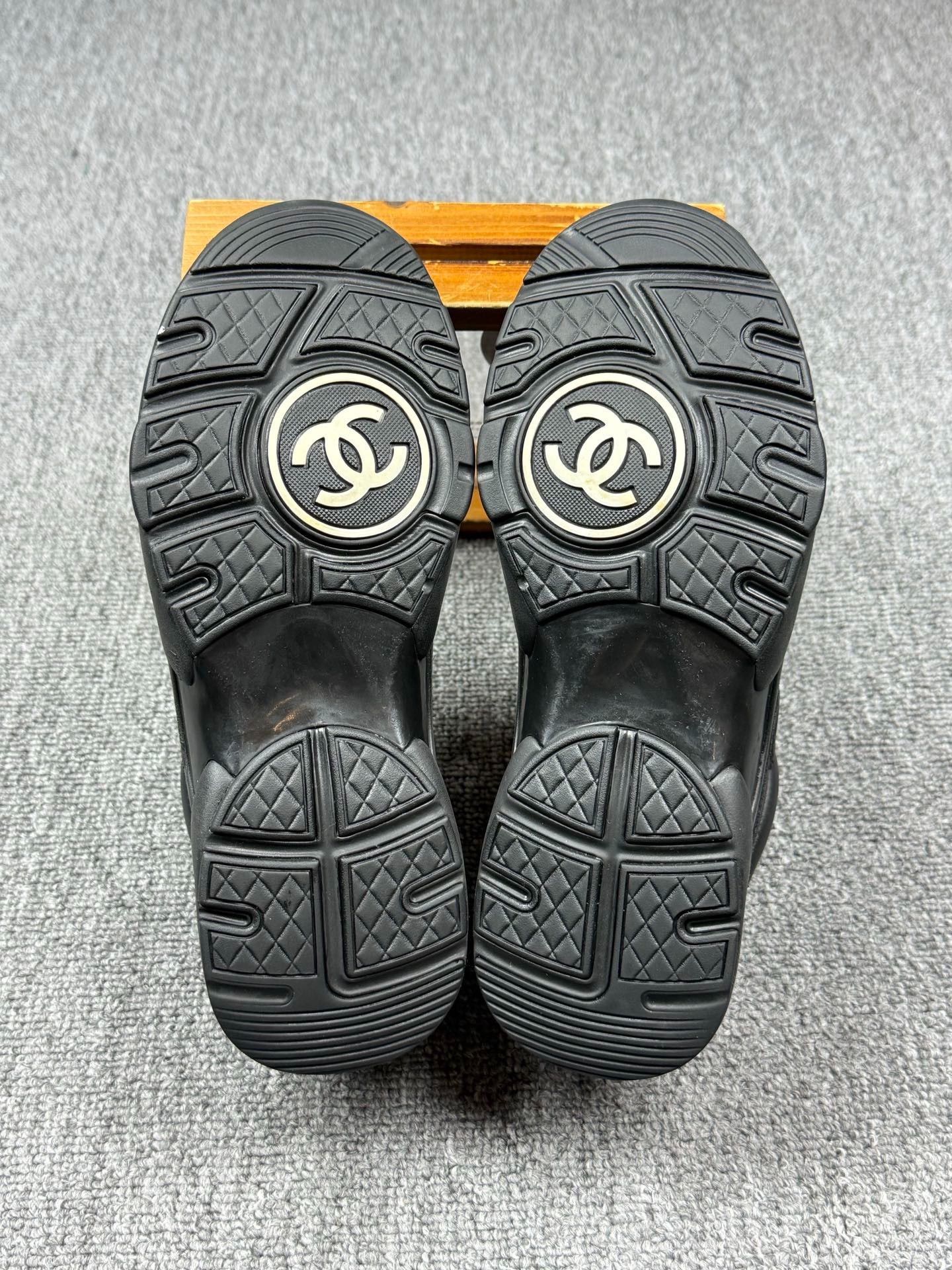 Chanel Chanel Casual Black Lowtop Sneakers it_37 Women Size US 7 / IT 37 - 6 Thumbnail