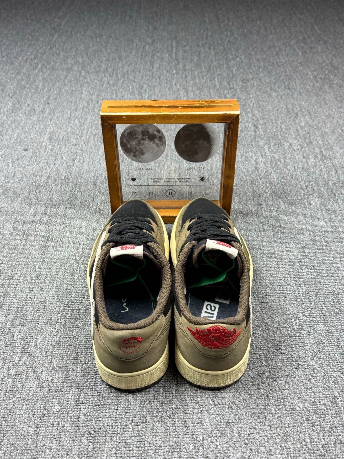 Nike Nike AJ1 White Lowtop Sneakers 9 Men Size US 9 / EU 42 - 5 Thumbnail