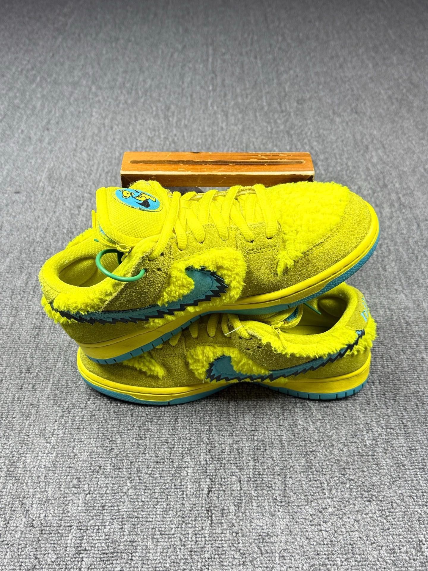 Nike Nike DUNK SB Yellow Lowtop Sneakers 8 Men Size US 8 / EU 41 - 3 Thumbnail