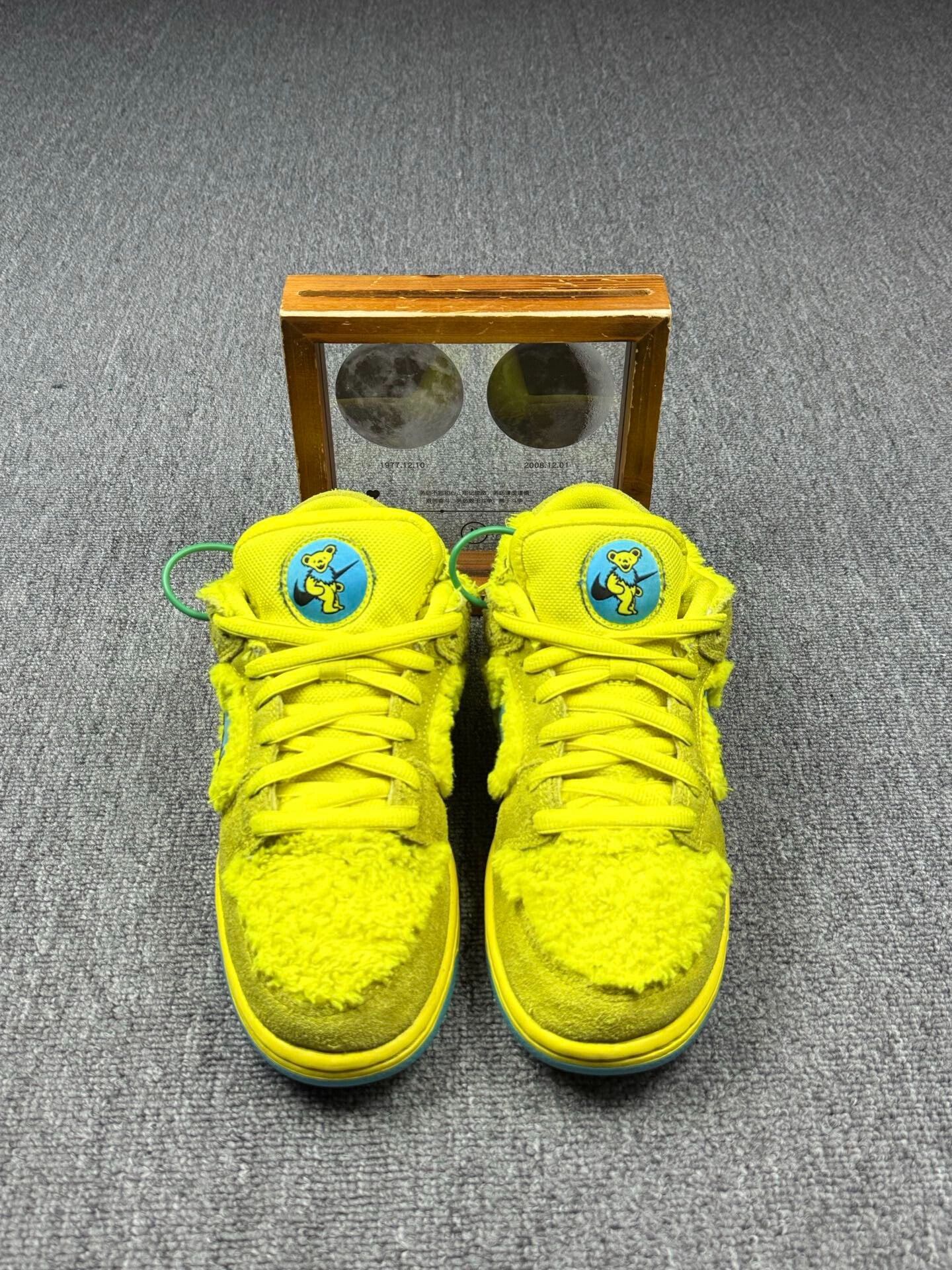 Nike Nike DUNK SB Yellow Lowtop Sneakers 8 Men Size US 8 / EU 41 - 4 Thumbnail