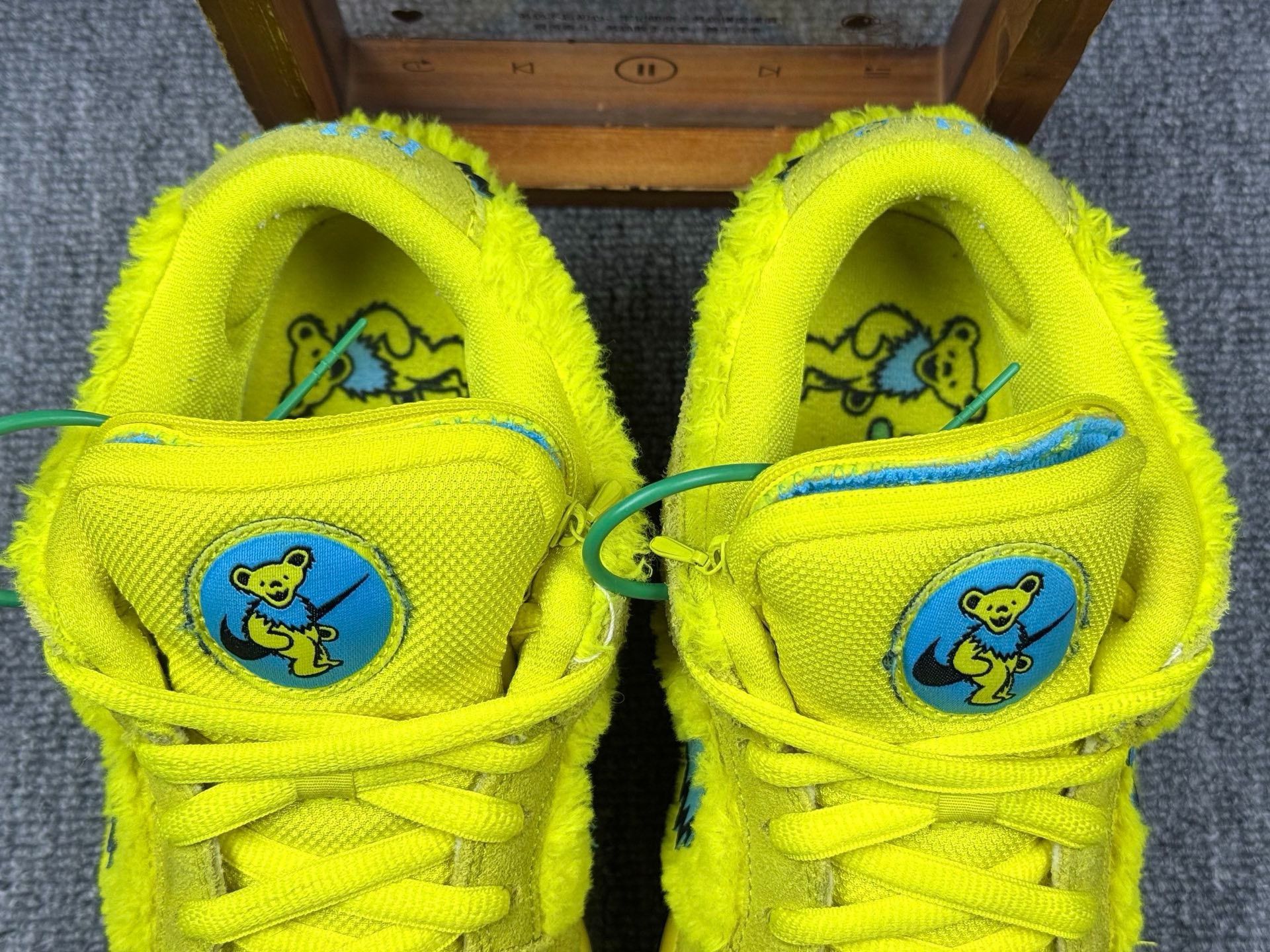 Nike Nike DUNK SB Yellow Lowtop Sneakers 8 Men Size US 8 / EU 41 - 9 Thumbnail