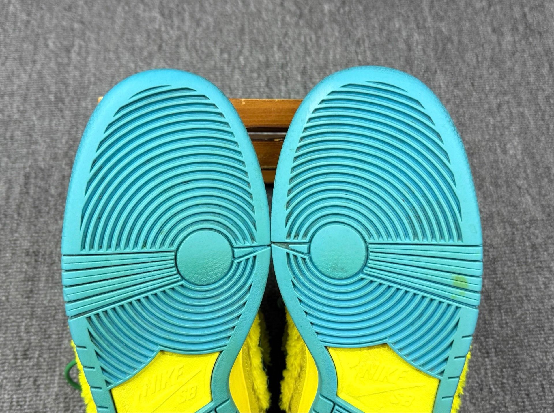 Nike Nike DUNK SB Yellow Lowtop Sneakers 8 Men Size US 8 / EU 41 - 7 Thumbnail