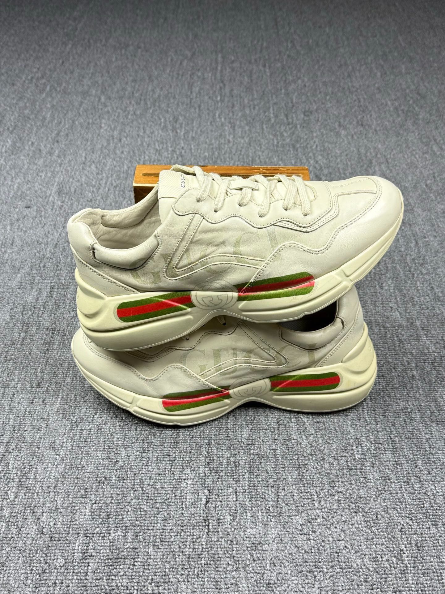 Gucci Gucci Lowtop Sneakers 9 Men Size US 9 / EU 42 - 2 Thumbnail