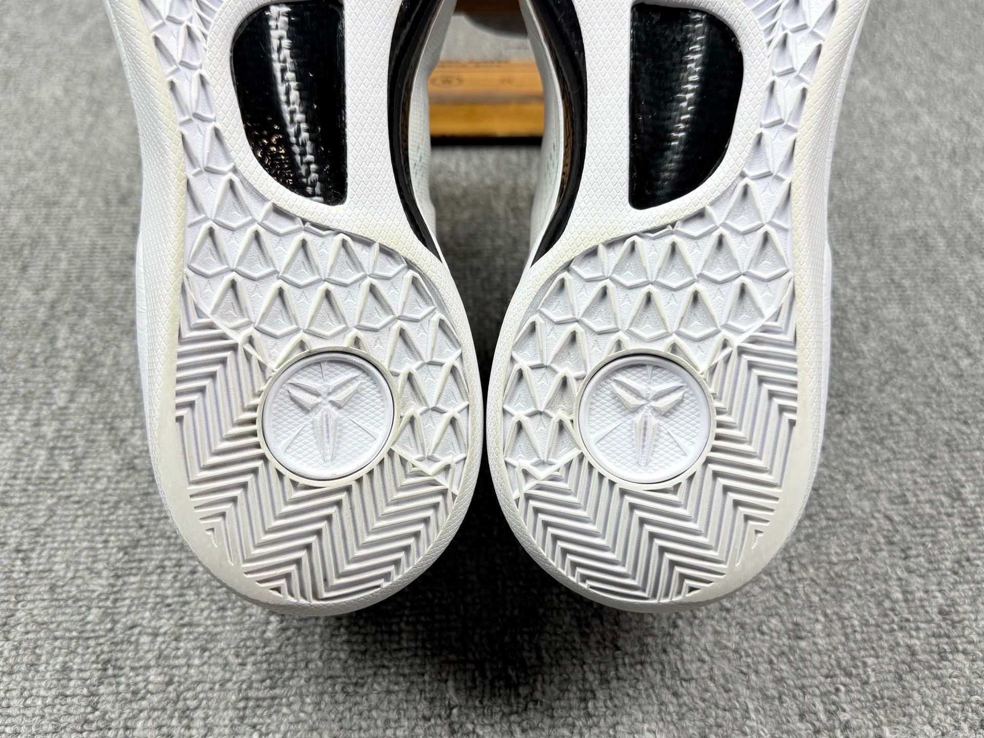 Nike Nike KOBE8 White Lowtop Sneakers 10 Men Size US 10 / EU 43 - 8 Thumbnail