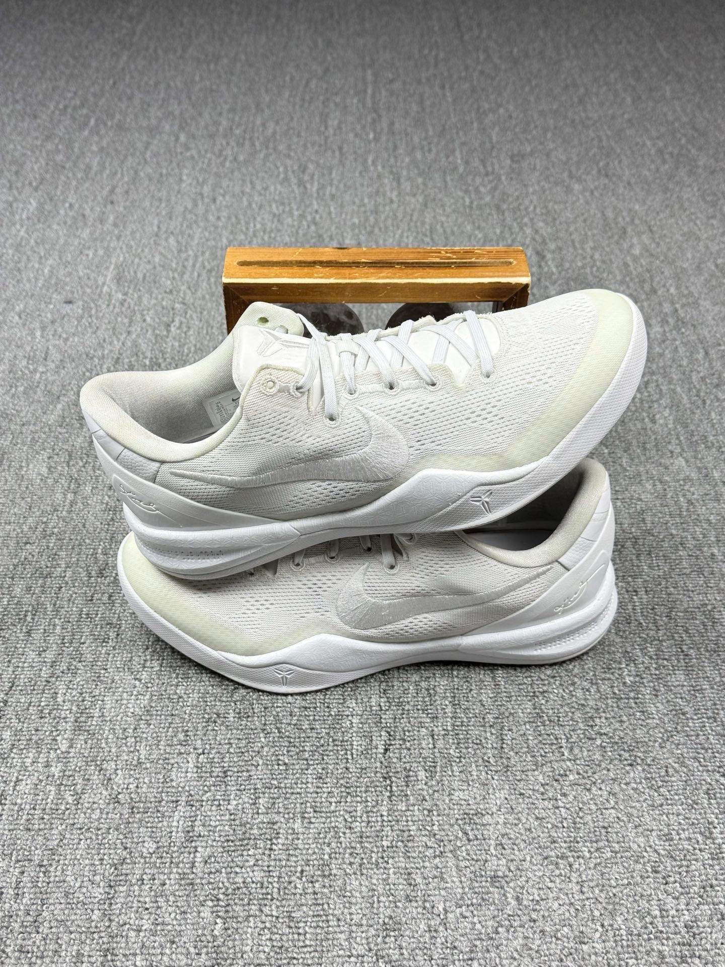 Nike Nike KOBE8 White Lowtop Sneakers 10 Men Size US 10 / EU 43 - 2 Thumbnail