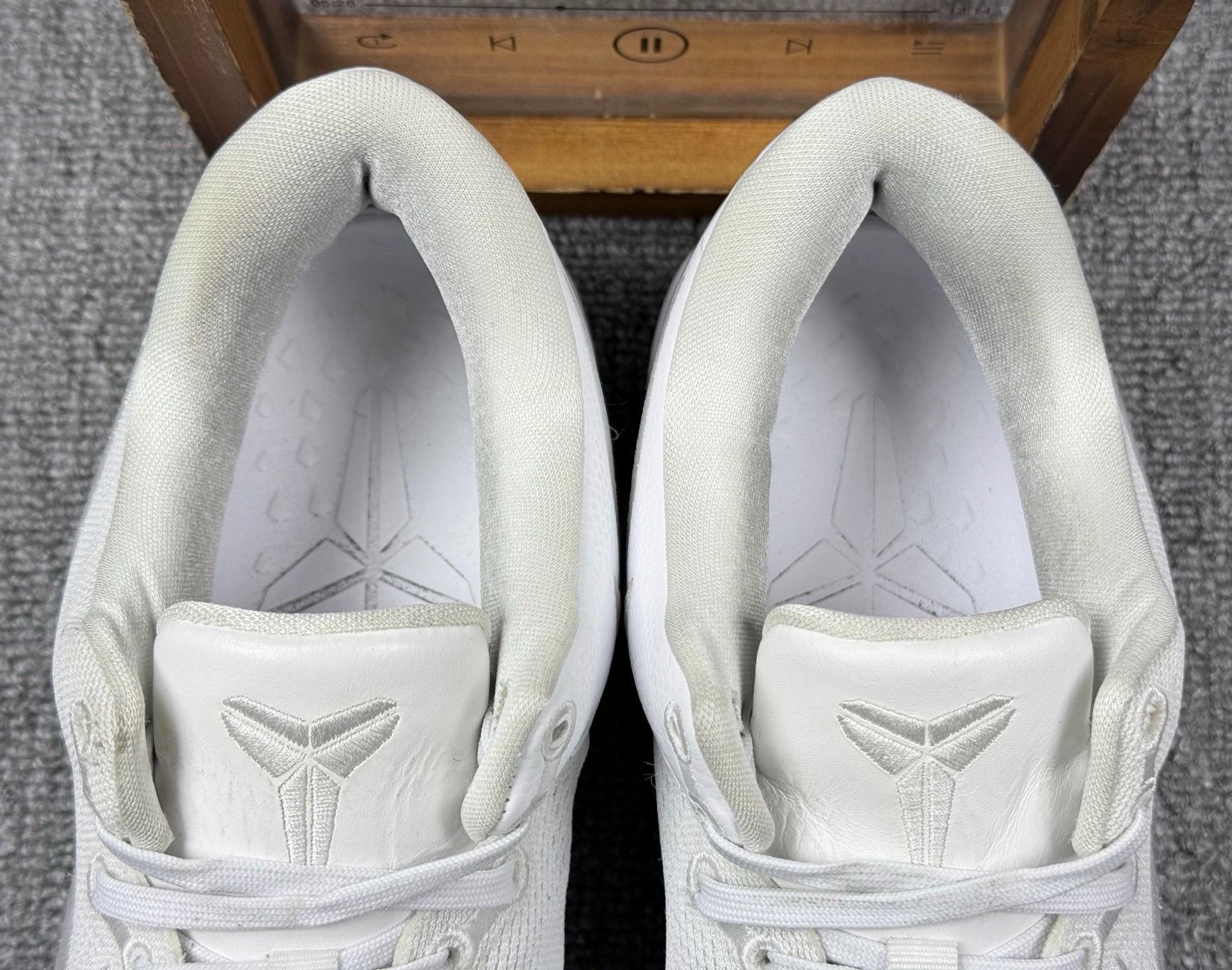 Nike Nike KOBE8 White Lowtop Sneakers 10 Men Size US 10 / EU 43 - 9 Thumbnail