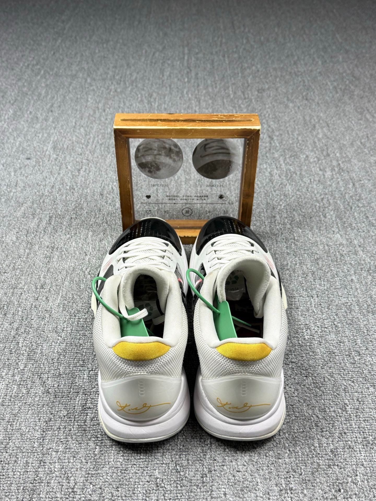 Nike Nike KOBE5 White Lowtop Sneakers 12 Men Size US 12 / EU 45 - 5 Thumbnail