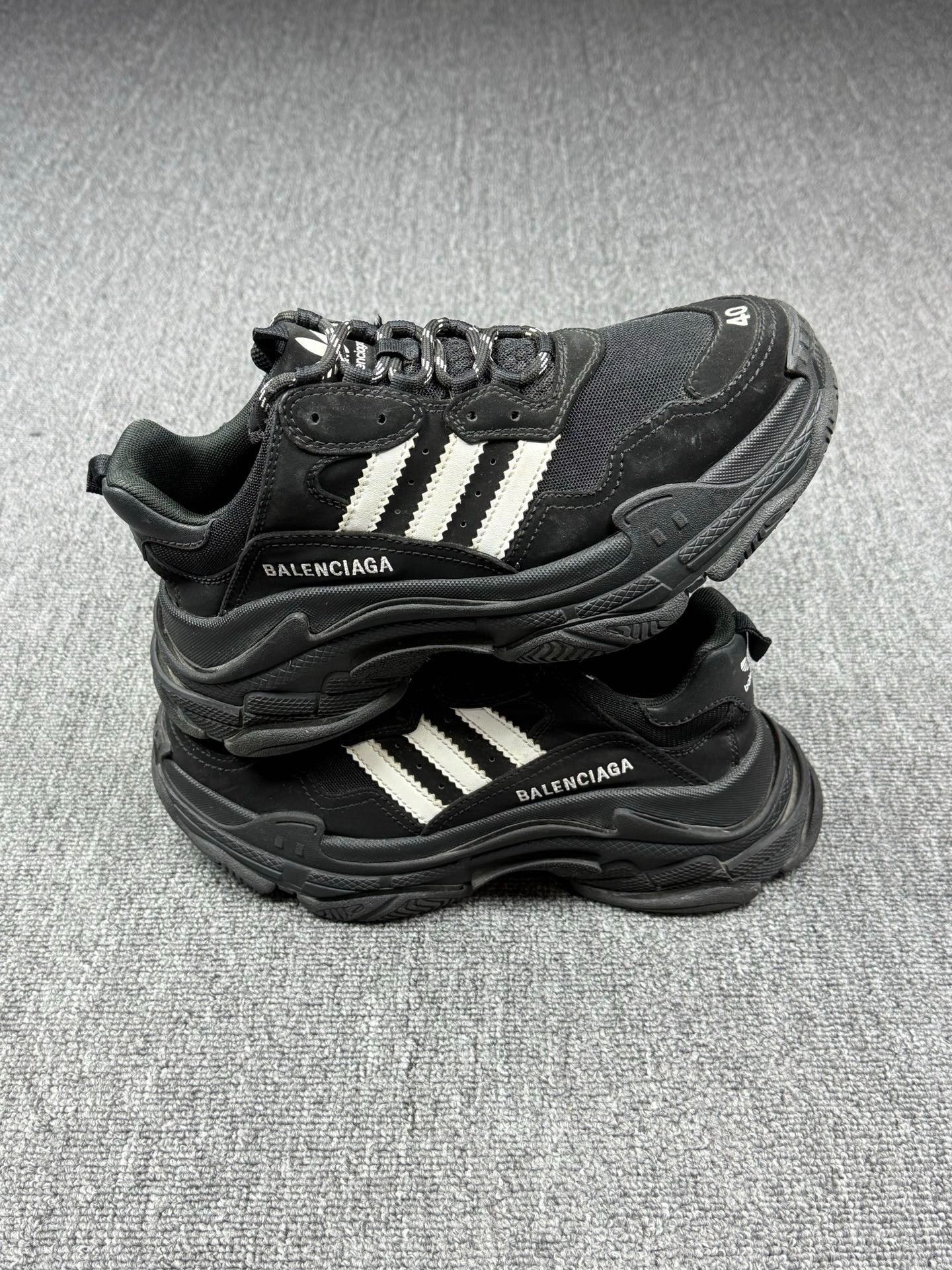 Balenciaga Balenciaga Black Lowtop Sneakers 7 Men Size US 7 / EU 40 - 2 Thumbnail