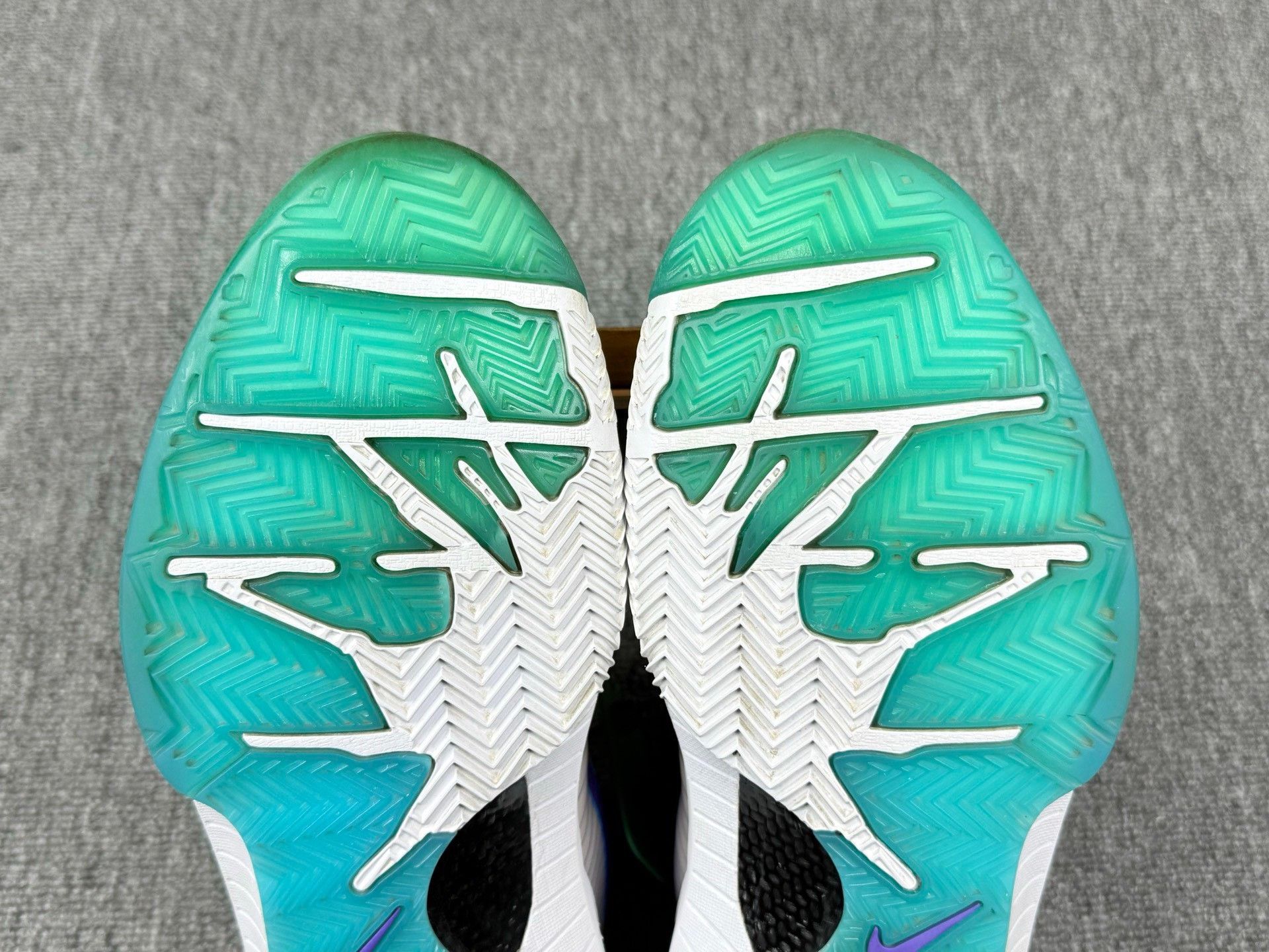 Nike Nike KOBE4 Blue Lowtop Sneakers 11 Men Size US 11 / EU 44 - 7 Thumbnail
