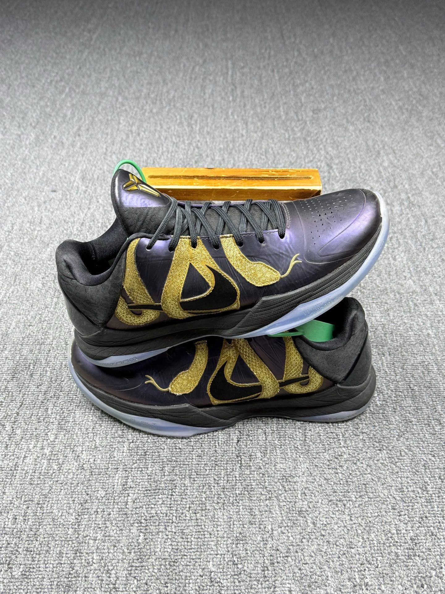 Nike Nike KOBE5 Purple Lowtop Sneakers 11 Men Size US 11 / EU 44 - 2 Thumbnail