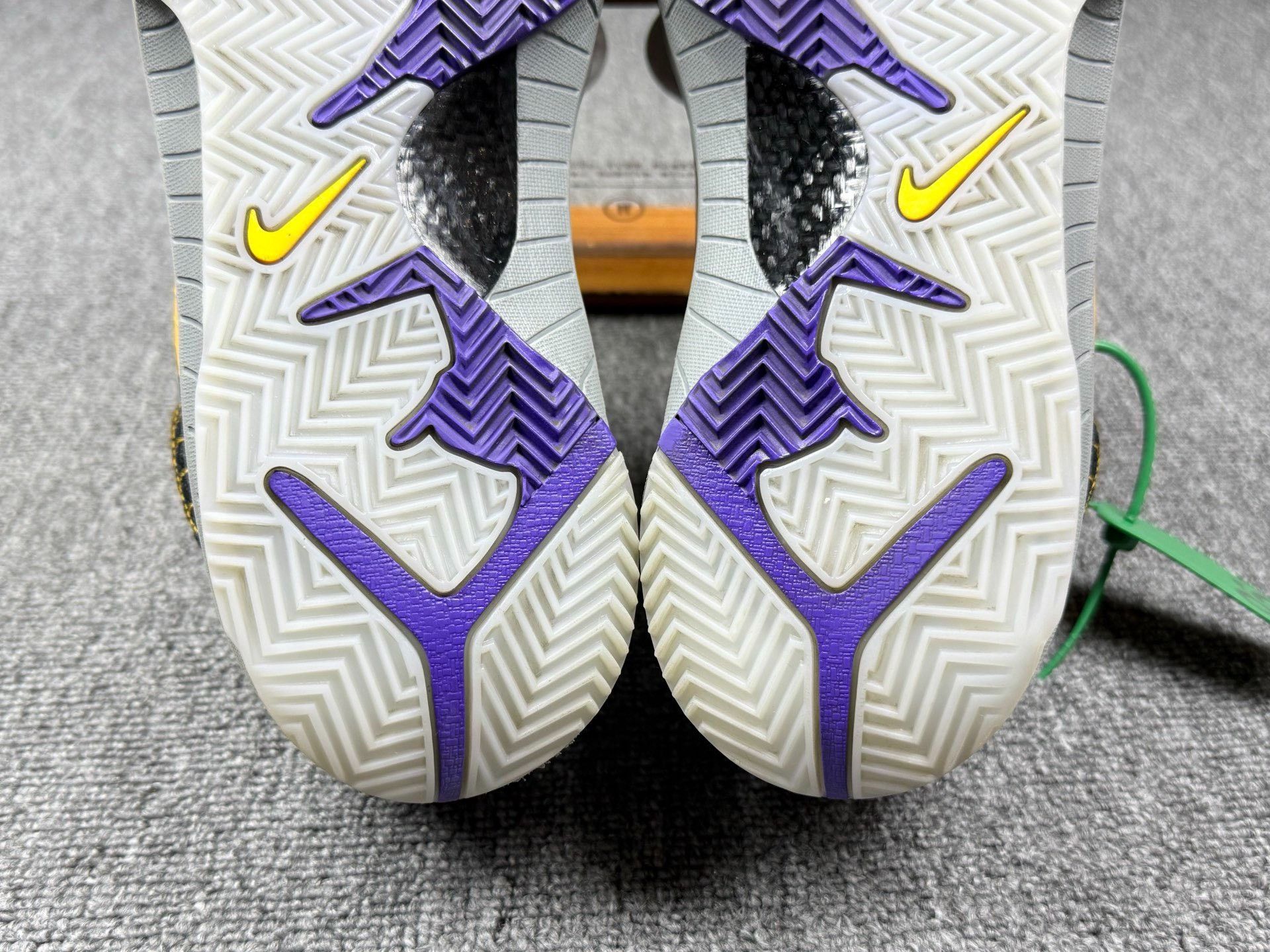 Nike Nike KOBE4 Lowtop Sneakers 11 Men Size US 11 / EU 44 - 8 Thumbnail
