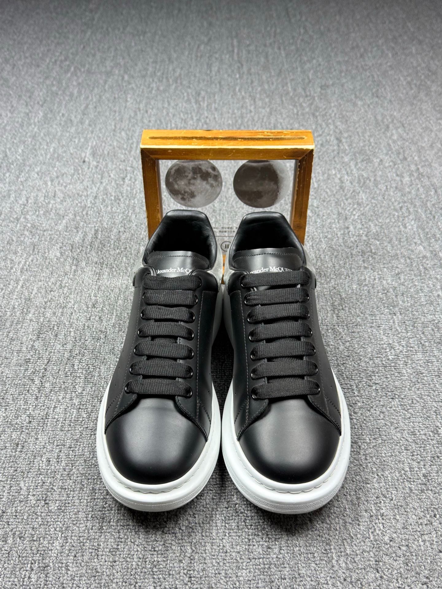 Alexander McQueen Alexander McQueen Black Lowtop Sneakers 9 Men Size US 9 / EU 42 - 4 Thumbnail