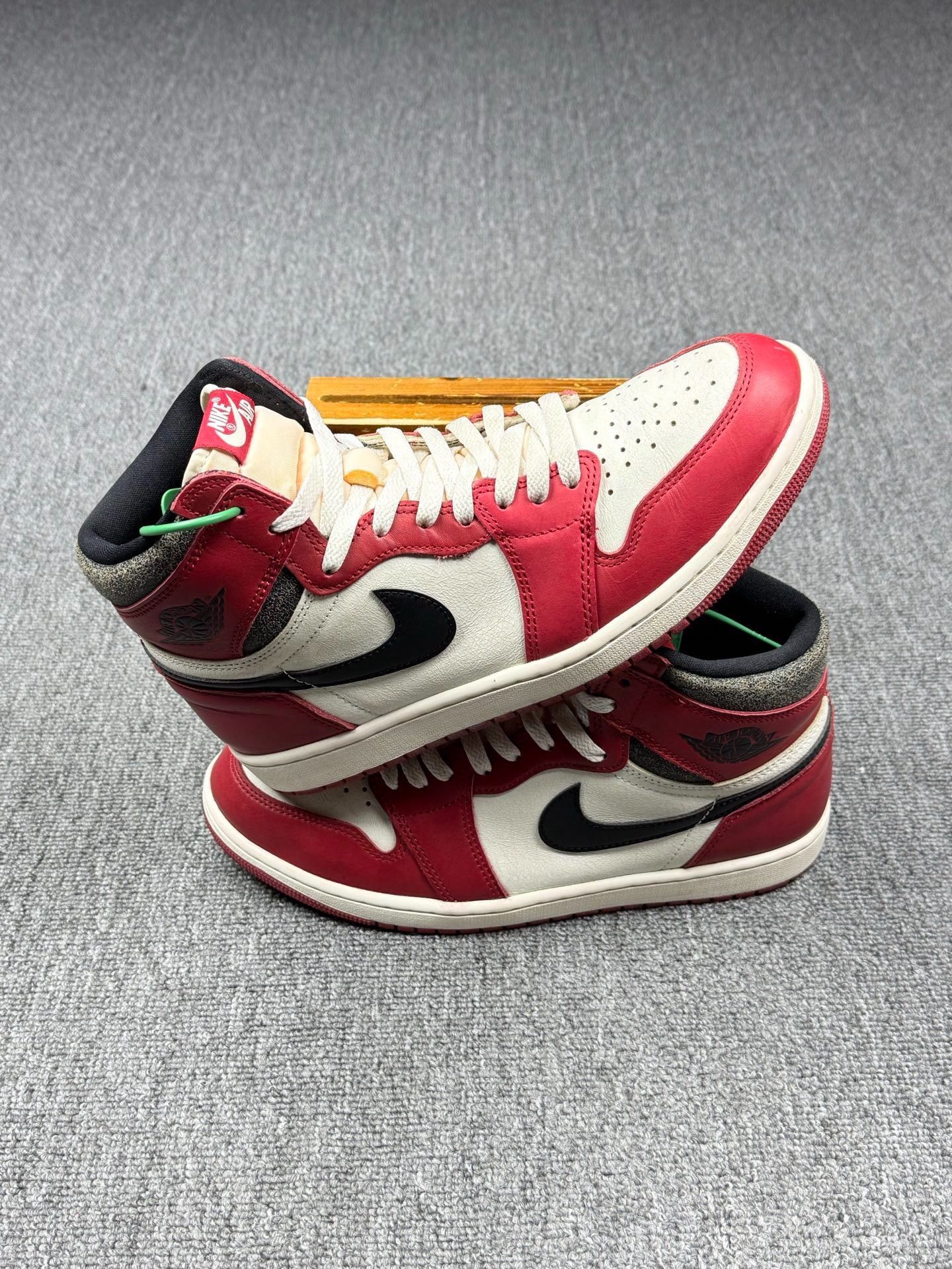 Nike Nike AJ1 Red Lowtop Sneakers 11 Men Size US 11 / EU 44 - 2 Thumbnail