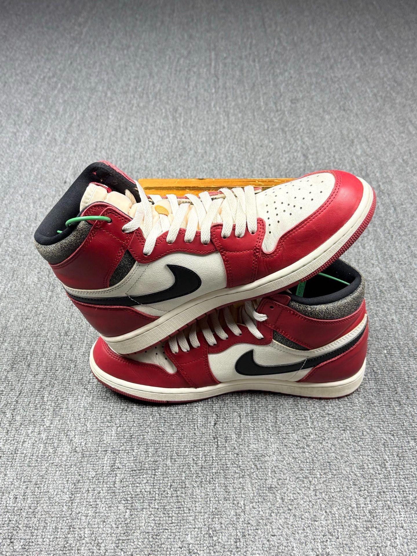 Nike Nike AJ1 Red Lowtop Sneakers 11 Men Size US 11 / EU 44 - 3 Thumbnail