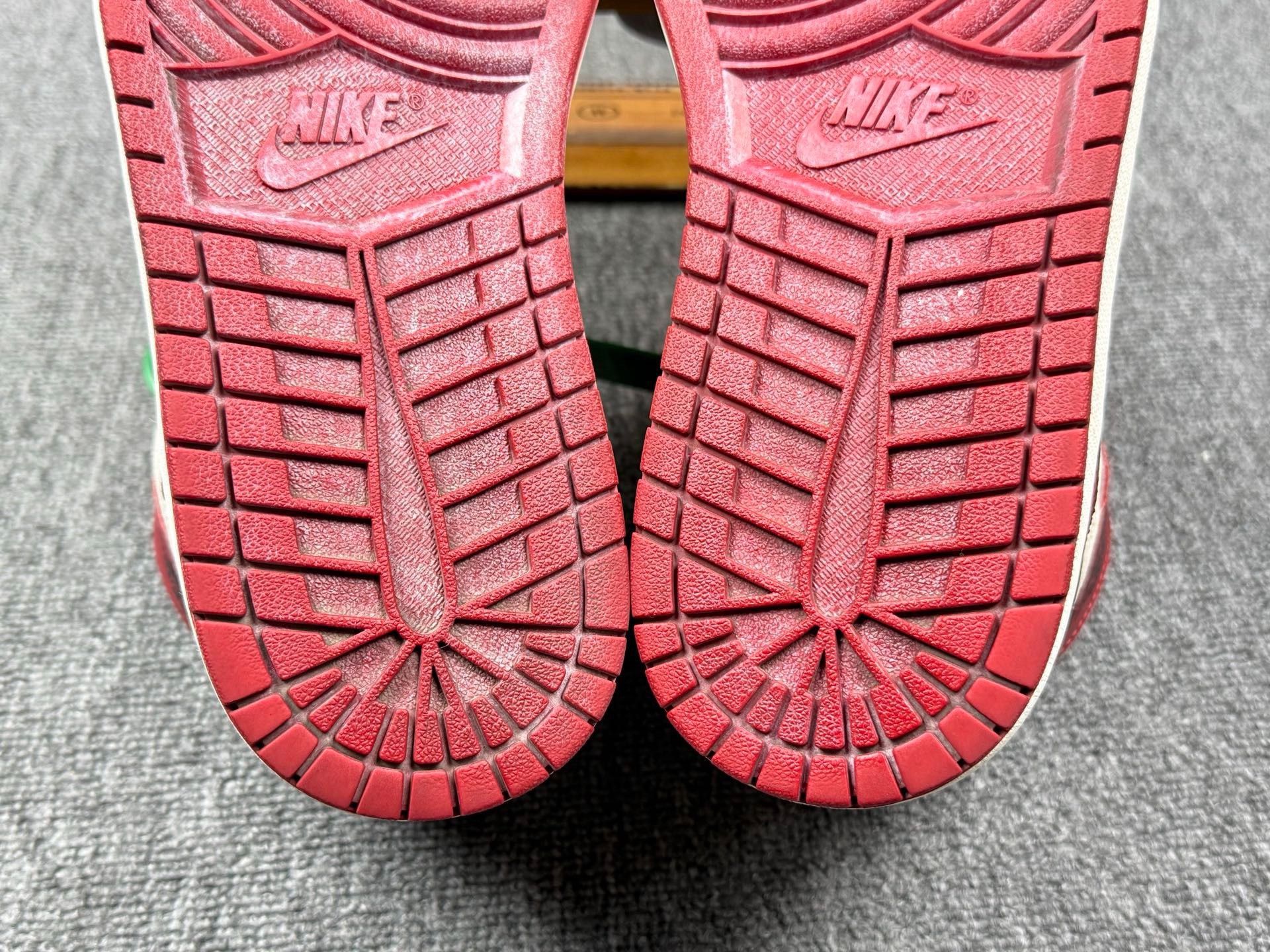 Nike Nike AJ1 Red Lowtop Sneakers 11 Men Size US 11 / EU 44 - 8 Thumbnail