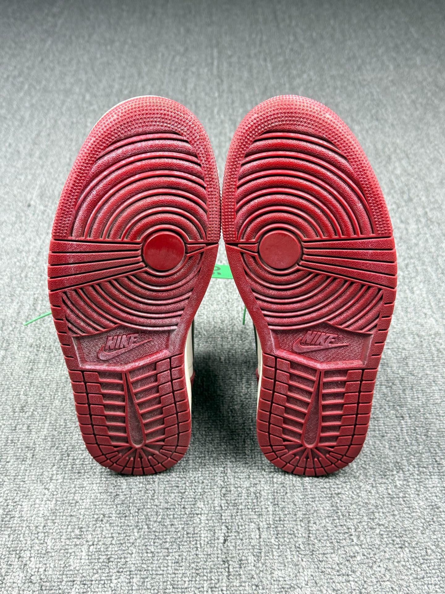 Nike Nike AJ1 Red Lowtop Sneakers 11 Men Size US 11 / EU 44 - 6 Thumbnail
