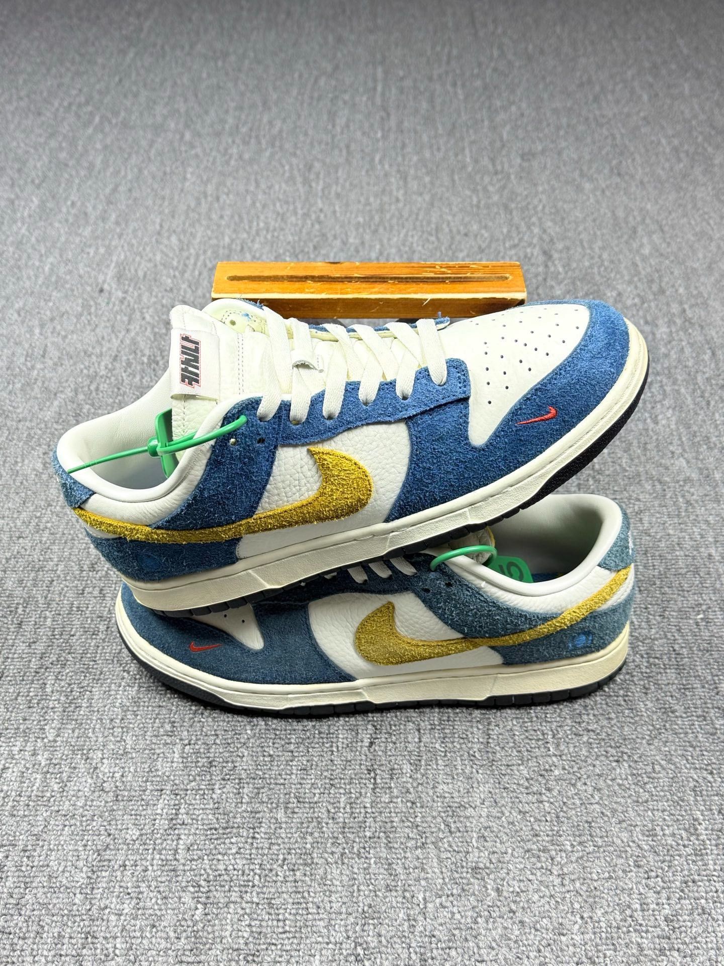 Nike Nike DUNK Limited Yellow Lowtop Sneakers 10 Men Size US 10 / EU 43 - 2 Thumbnail