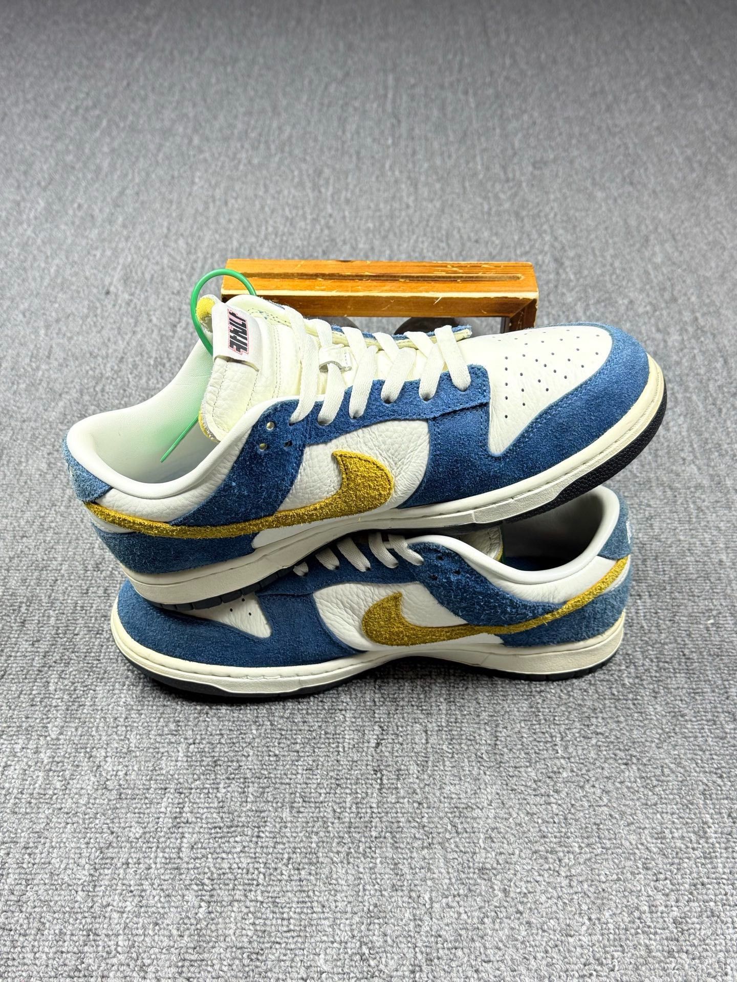 Nike Nike DUNK Limited Yellow Lowtop Sneakers 10 Men Size US 10 / EU 43 - 3 Thumbnail