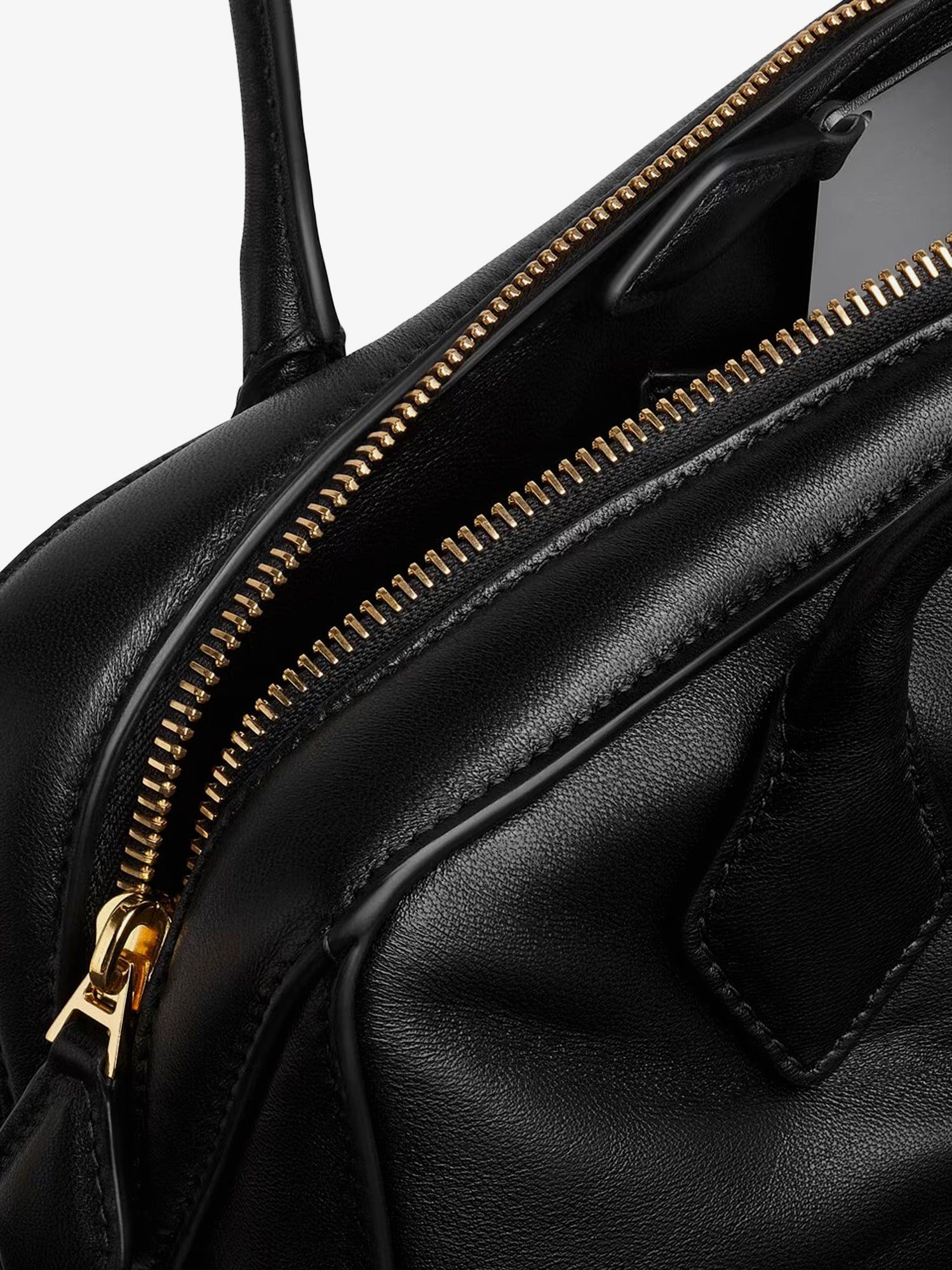 Alaia Le Teckel Leather Shoulder Bag Size ONE SIZE - 4 Thumbnail