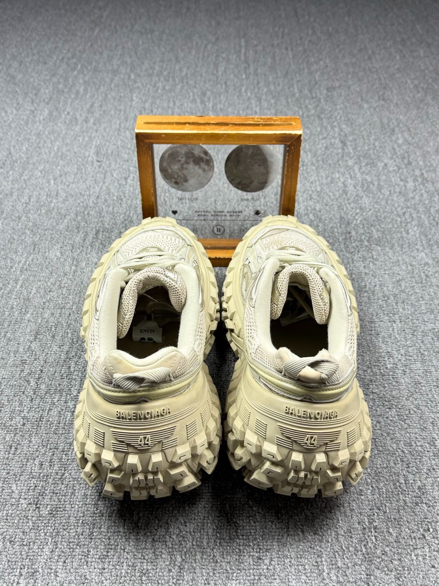 Balenciaga Balenciaga Brown Lowtop Sneakers 11 Men Size US 11 / EU 44 - 5 Thumbnail