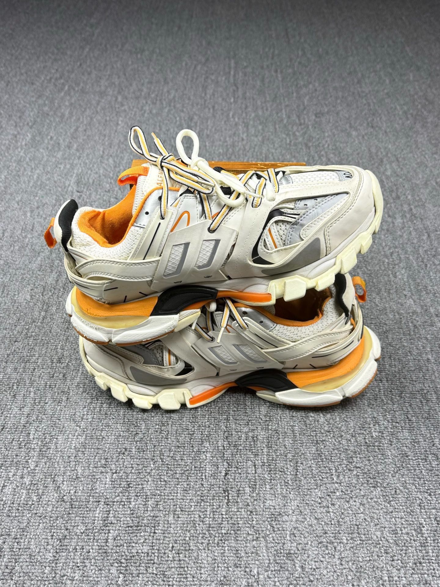 Balenciaga Balenciaga White Lowtop Sneakers 7 Men Size US 7 / EU 40 - 3 Thumbnail