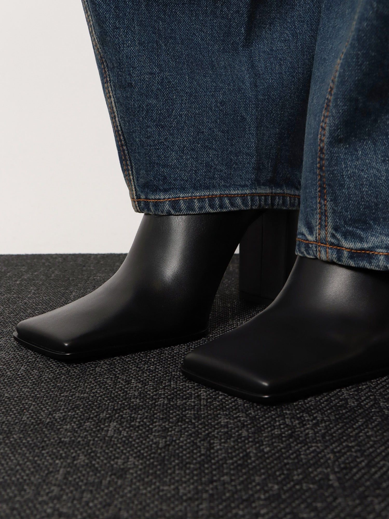 Alaia Square Leather Mule Size US 6 / IT 36 - 2 Thumbnail