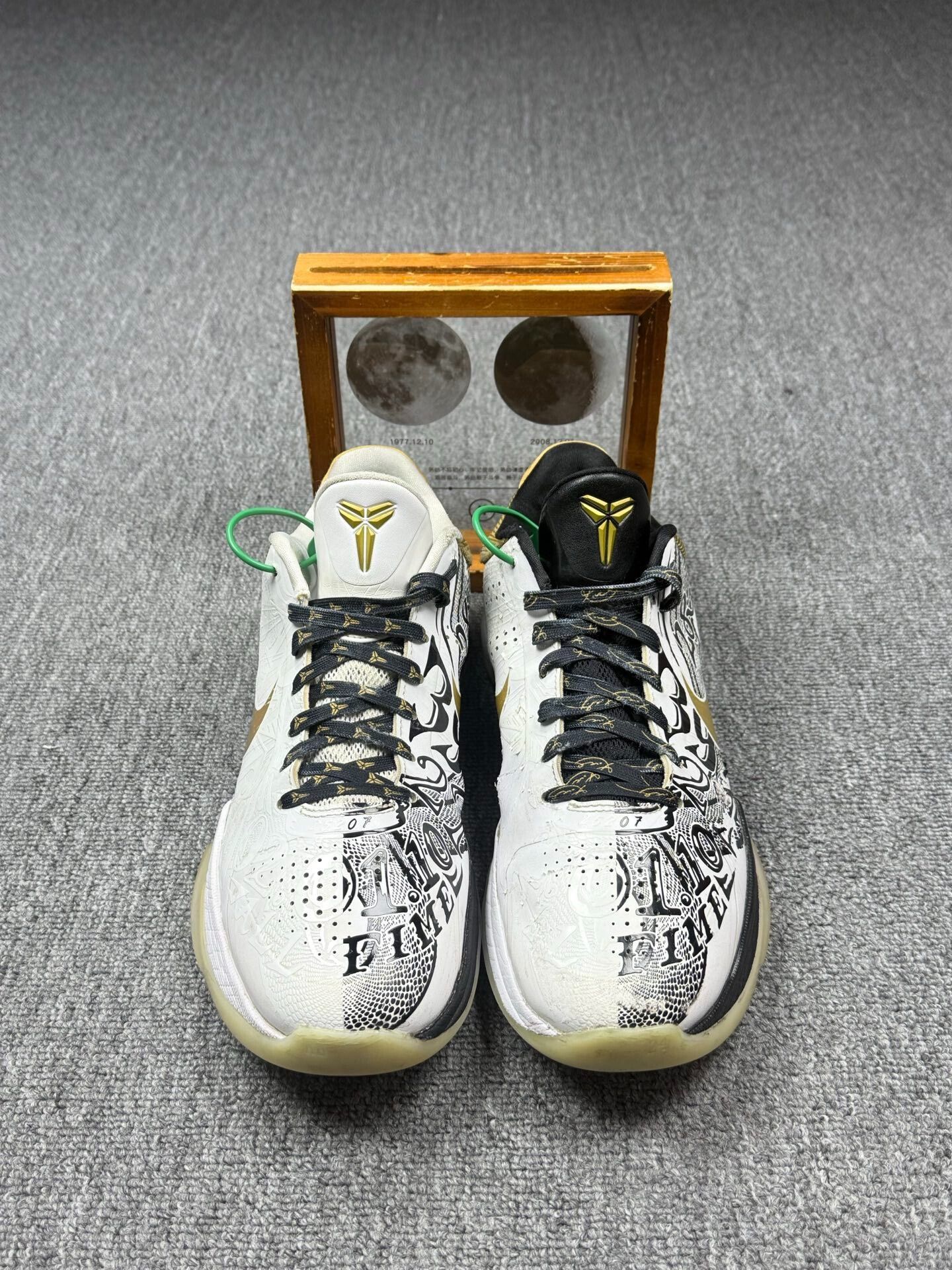 Nike Nike KOBE5 Black Lowtop Sneakers 12 Men Size US 12 / EU 45 - 4 Thumbnail