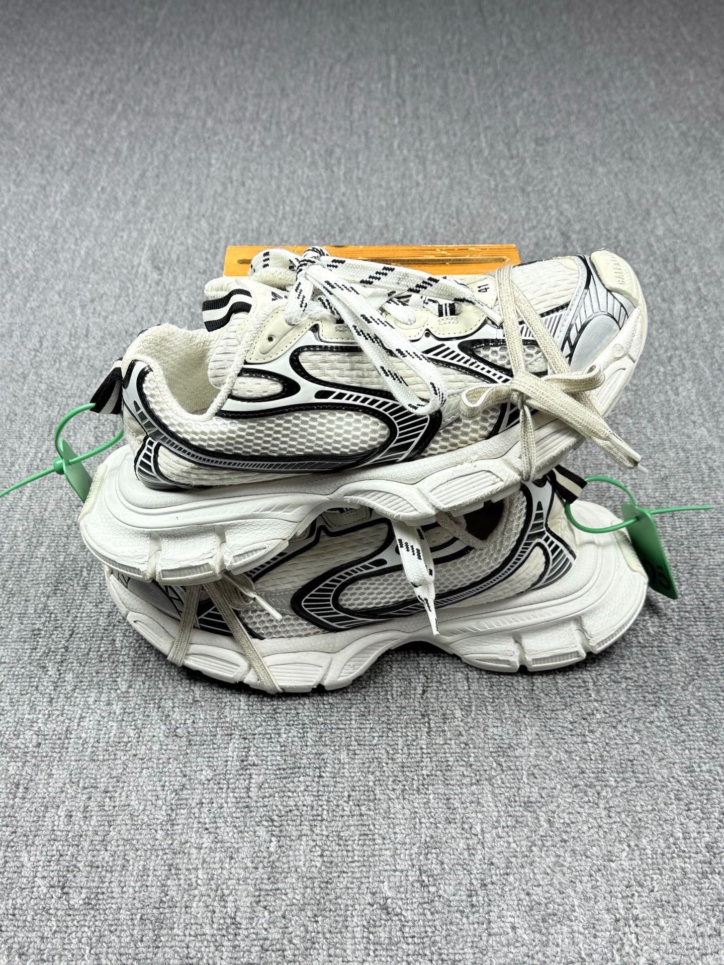 Balenciaga Balenciaga Multi Lowtop Sneakers 8 Men Size US 8 / EU 41 - 2 Thumbnail