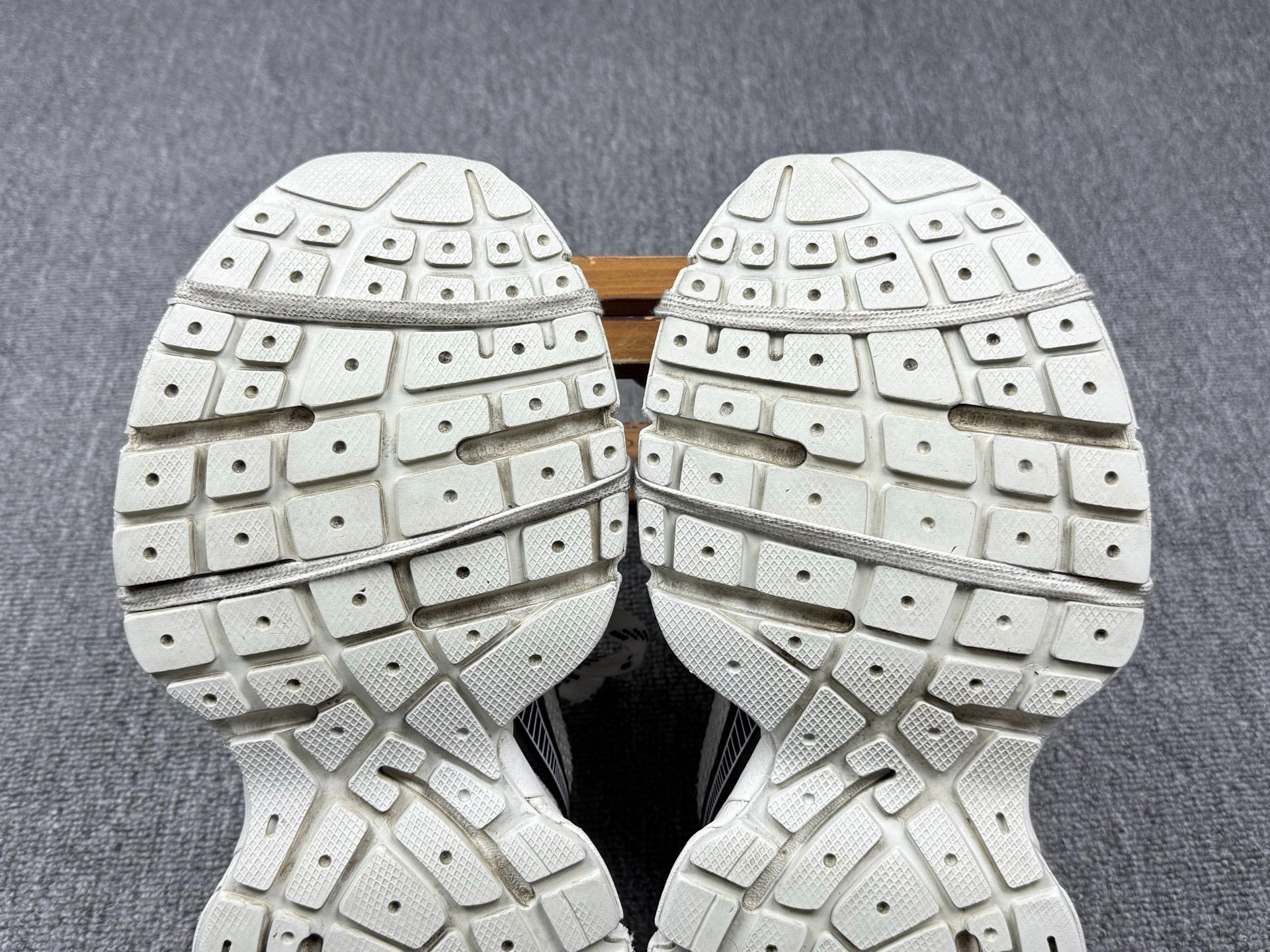 Balenciaga Balenciaga Multi Lowtop Sneakers 8 Men Size US 8 / EU 41 - 7 Thumbnail