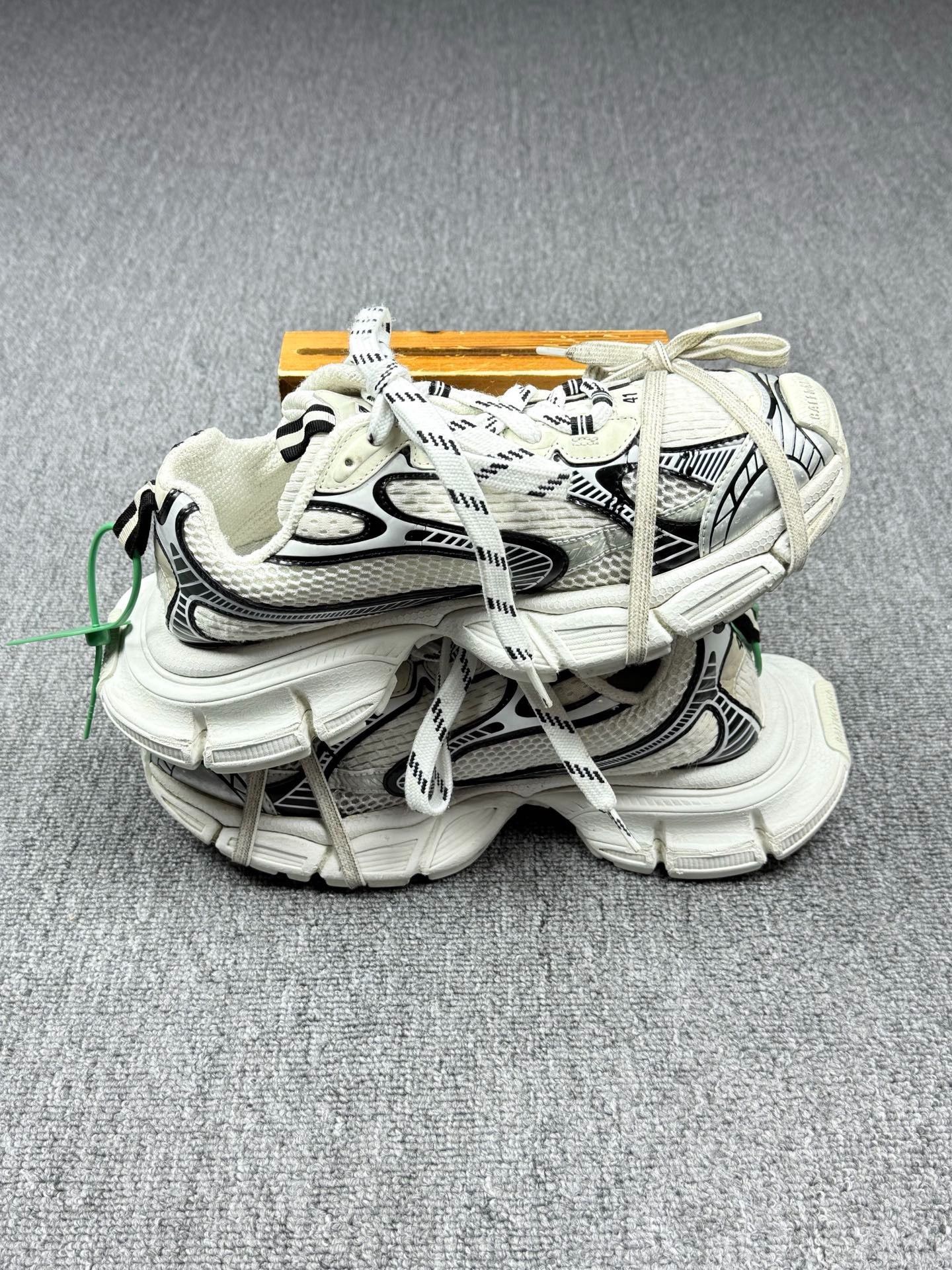 Balenciaga Balenciaga Multi Lowtop Sneakers 8 Men Size US 8 / EU 41 - 3 Thumbnail