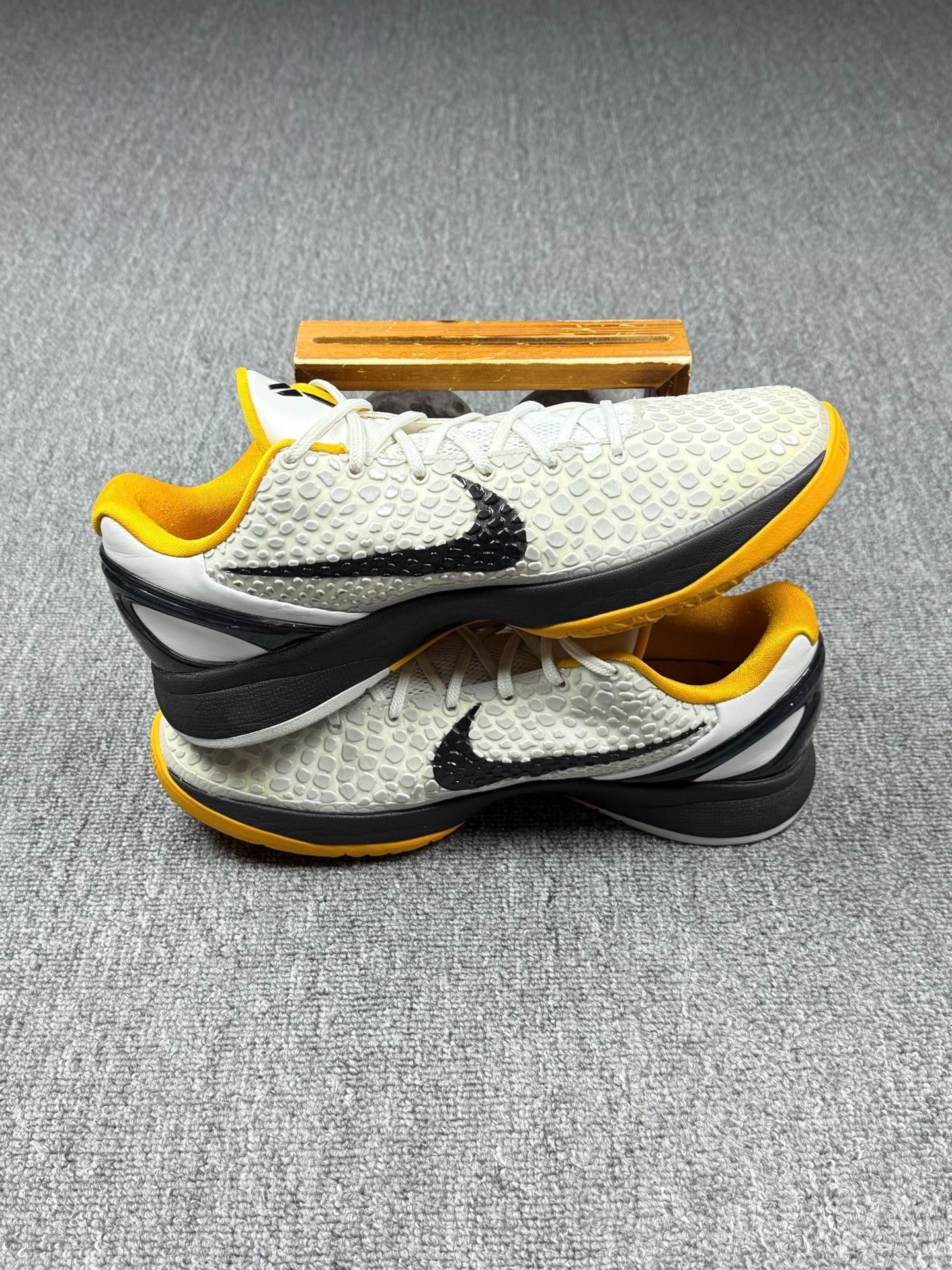Nike Nike KOBE6 Black Lowtop Sneakers 11 Men Size US 11 / EU 44 - 3 Thumbnail