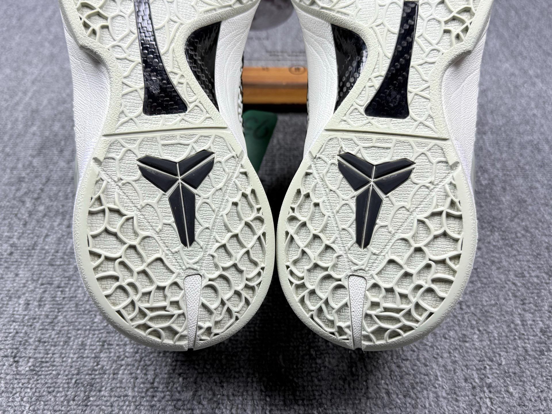 Nike Nike KOBE6 White Lowtop Sneakers 13 Men Size US 13 / EU 46 - 8 Thumbnail