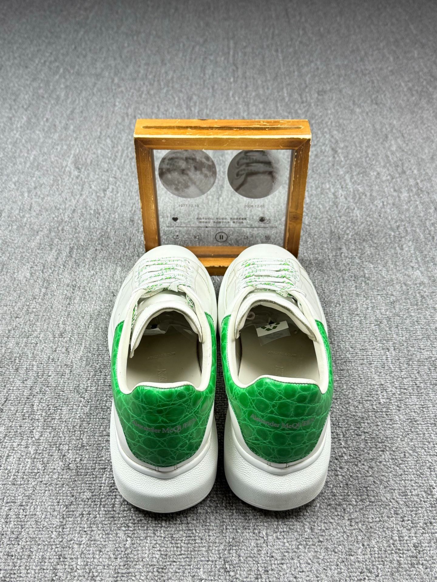 Alexander McQueen Alexander McQueen Green Lowtop Sneakers 9 Men Size US 9 / EU 42 - 5 Thumbnail