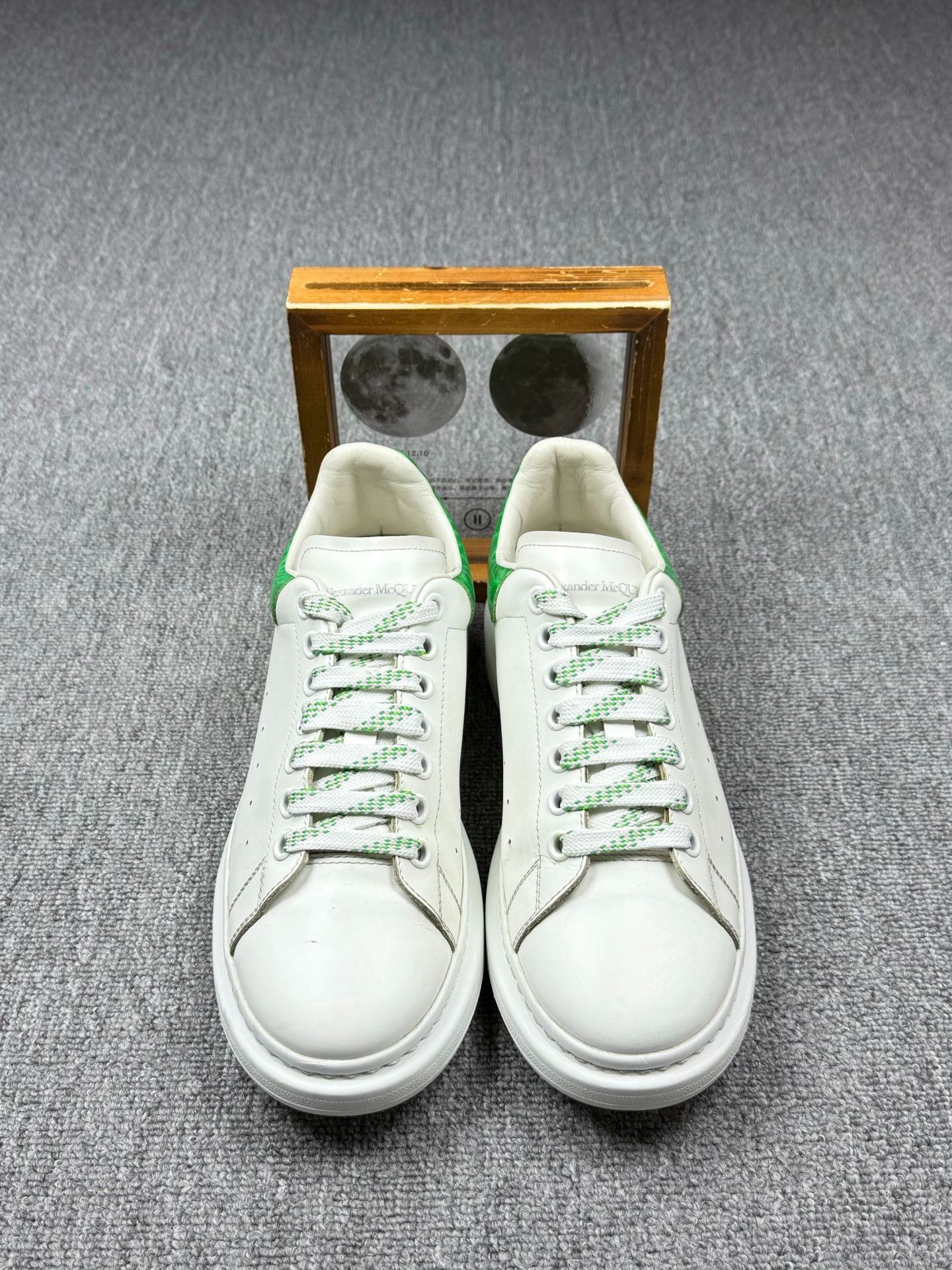 Alexander McQueen Alexander McQueen Green Lowtop Sneakers 9 Men Size US 9 / EU 42 - 4 Thumbnail