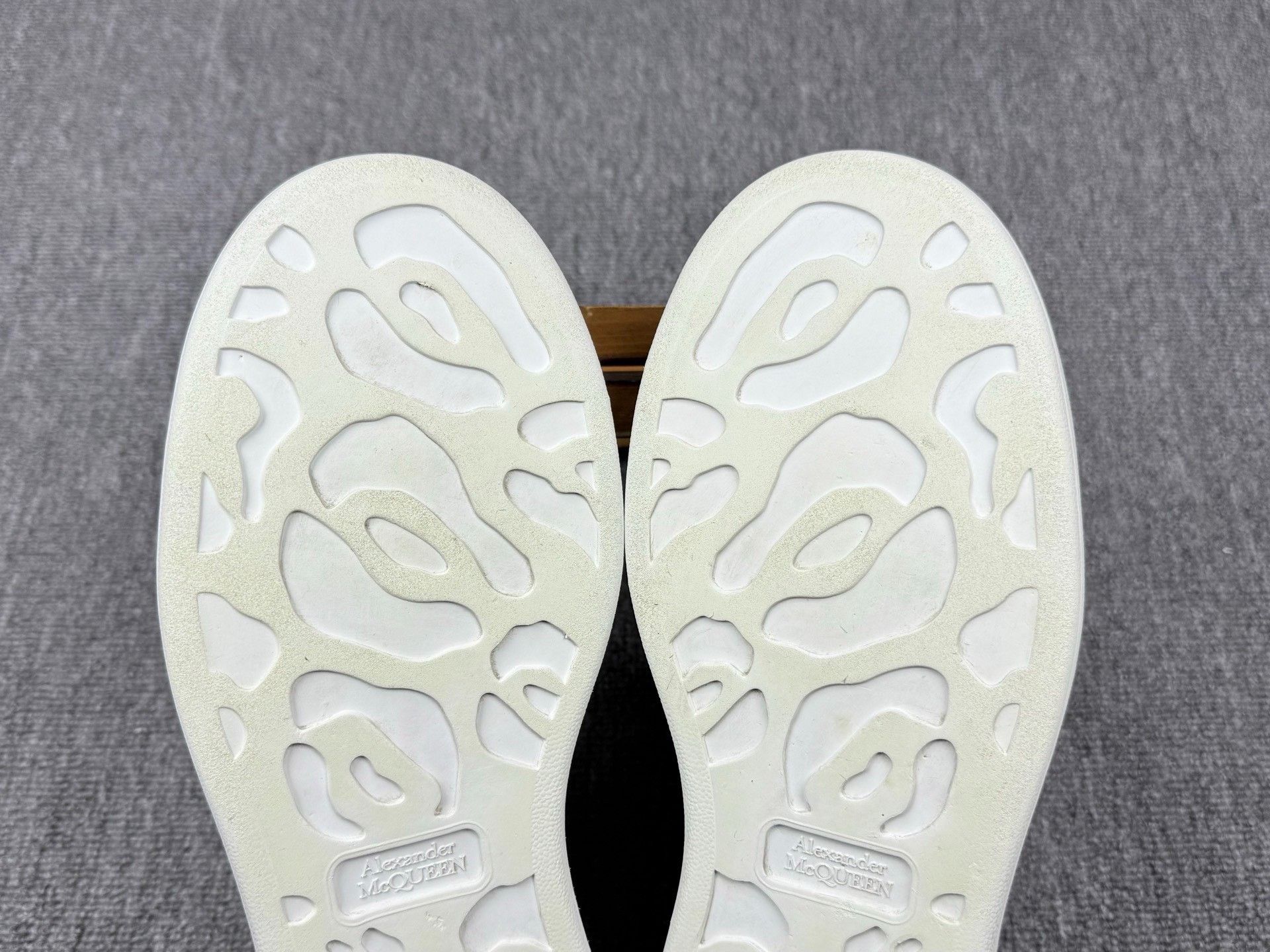 Alexander McQueen Alexander McQueen Green Lowtop Sneakers 9 Men Size US 9 / EU 42 - 7 Thumbnail