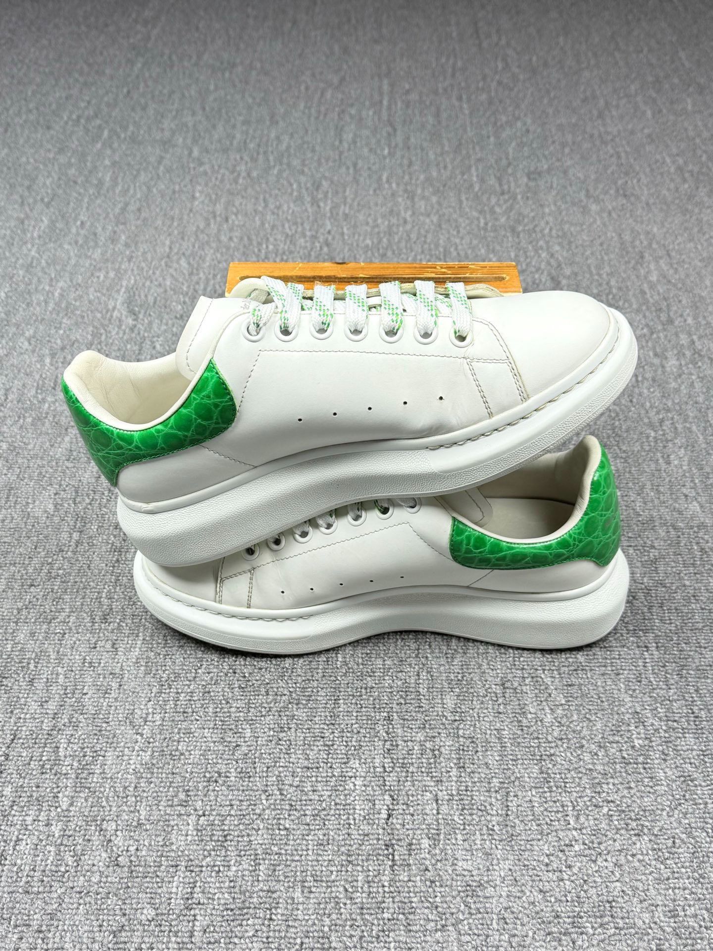 Alexander McQueen Alexander McQueen Green Lowtop Sneakers 9 Men Size US 9 / EU 42 - 3 Thumbnail