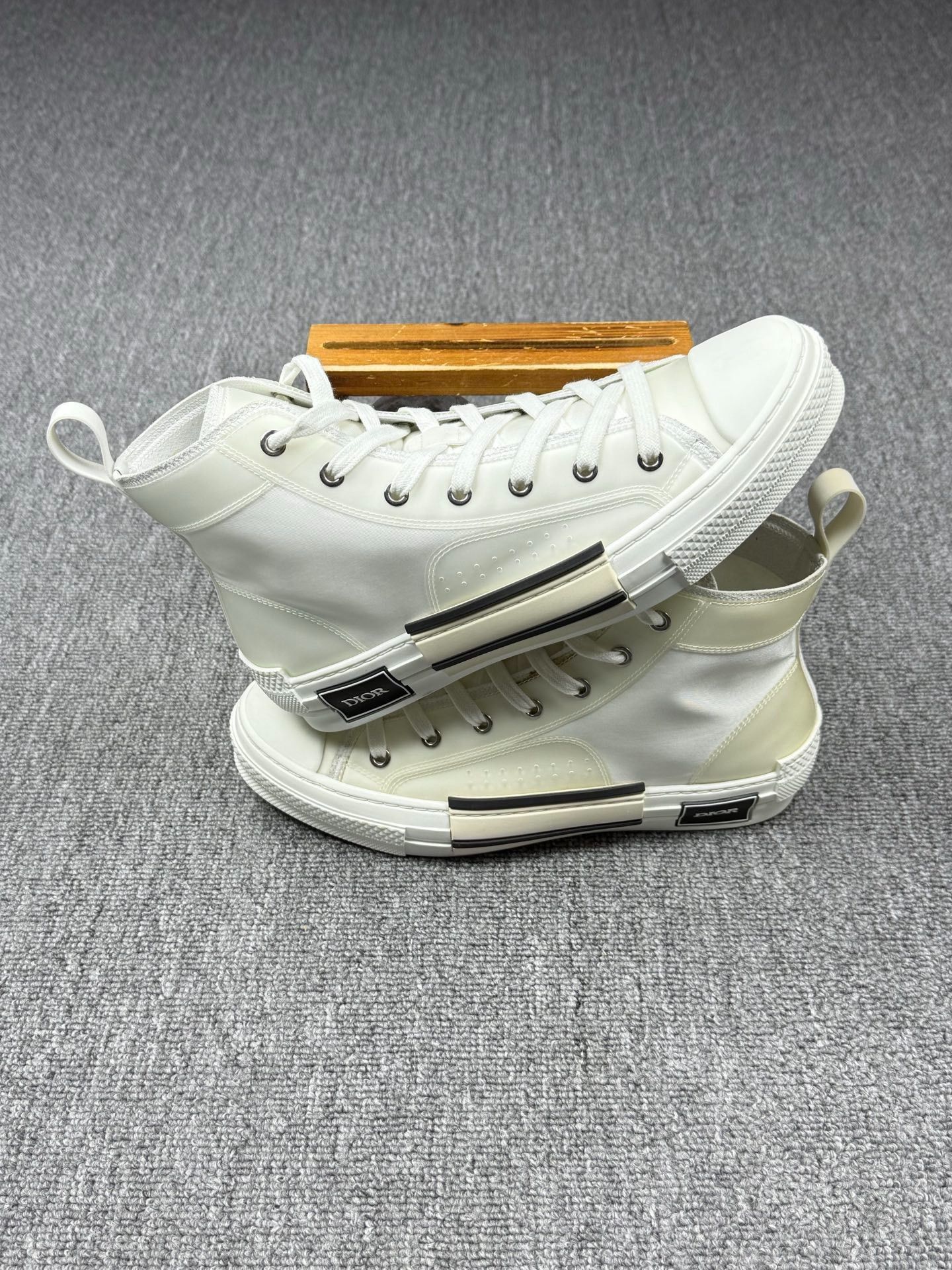 Dior Dior White Hitop Sneakers it_40-5 Women Size US 10.5 / IT 40.5 - 2 Thumbnail
