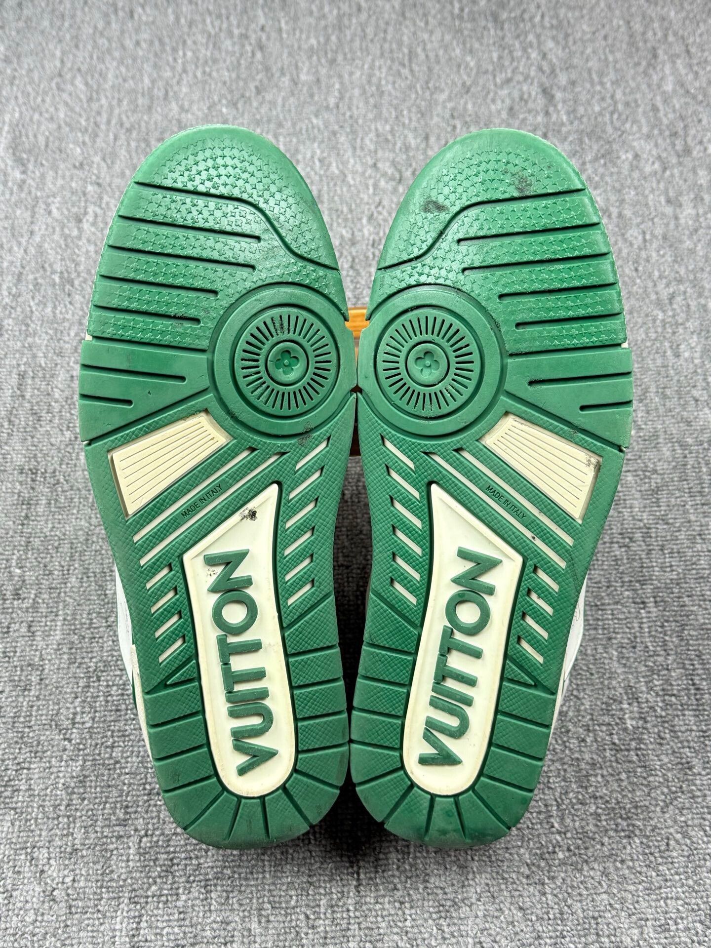 Louis Vuitton Louis Vuitton Training Green Lowtop Sneakers 9 Men Size US 9 / EU 42 - 6 Thumbnail