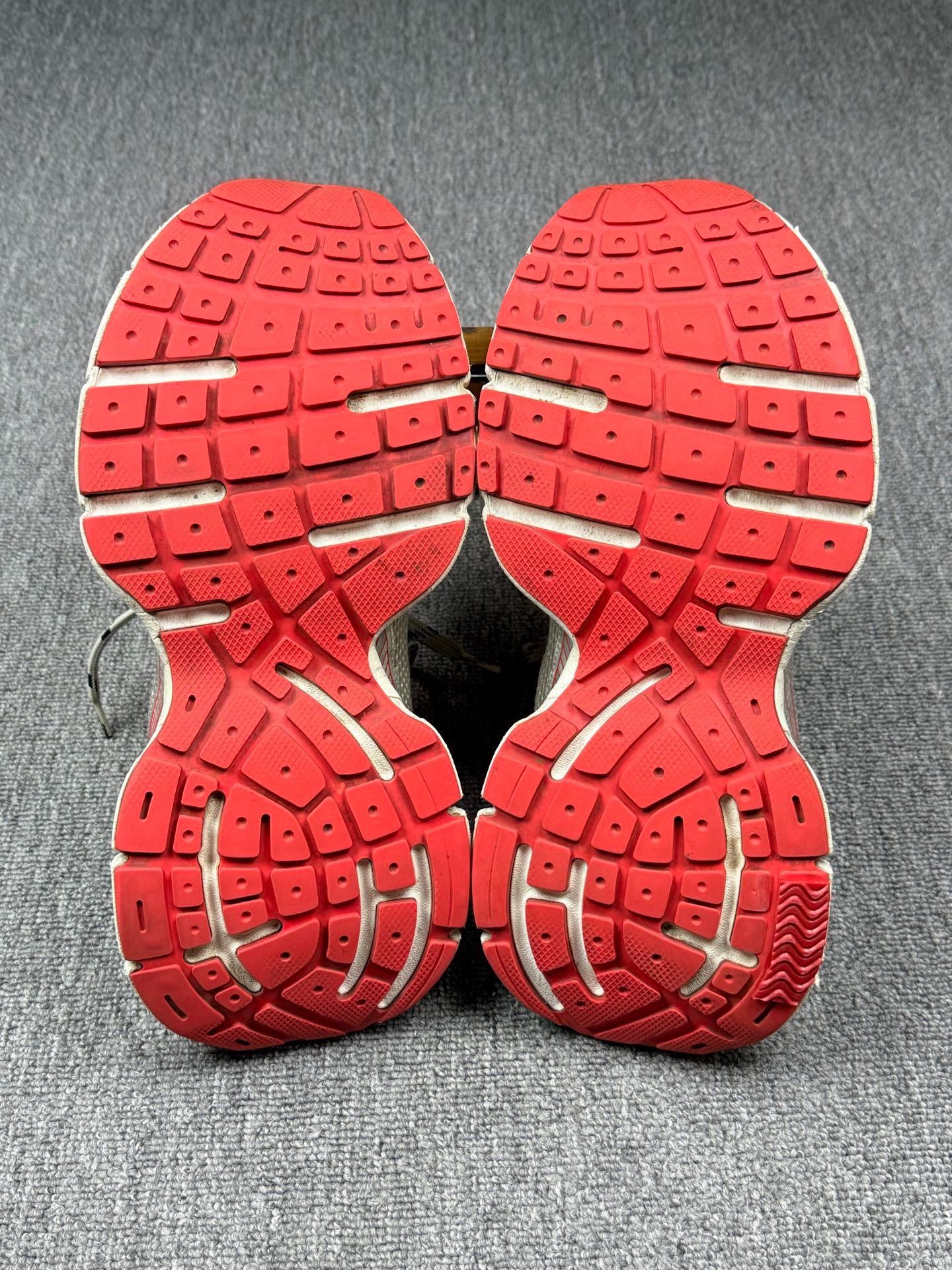 Balenciaga Balenciaga Red Lowtop Sneakers 11 Men Size US 11 / EU 44 - 6 Thumbnail